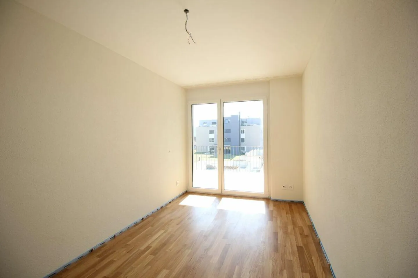 Do you want to enjoy the sun on the balcony? - Photo 5 of 12