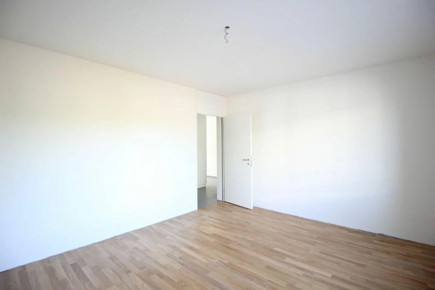 Do you want to enjoy the sun on the balcony? - Photo 9 of 12