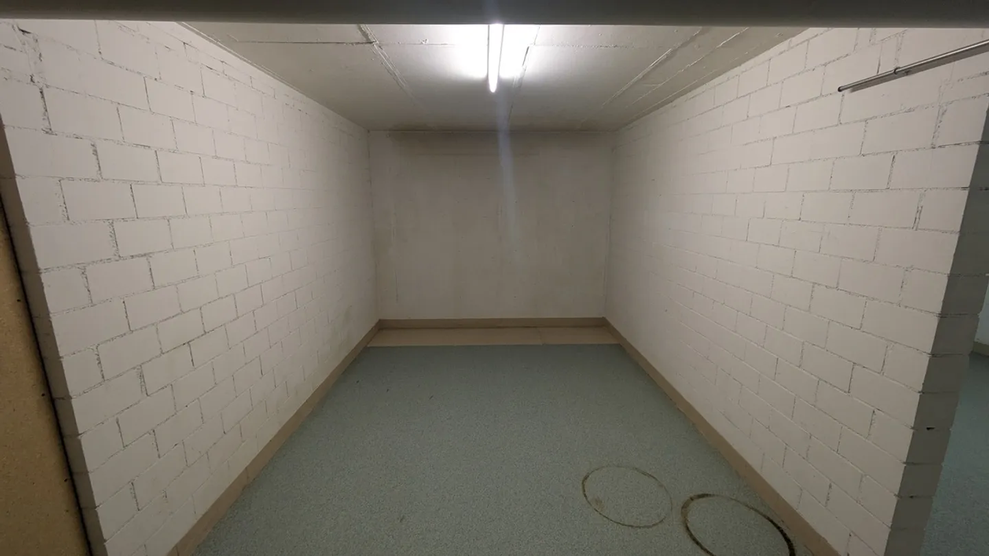 Spacious Storage Room in Fehraltorf - Photo 13 of 13