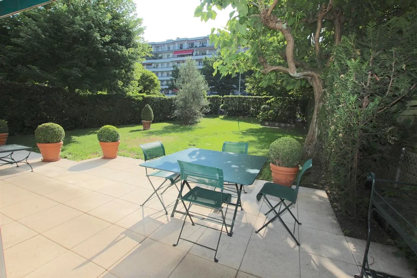 NEI PRESSI DELLA SCUOLA INTERNAZIONALE E DEL PARCO BERTRAND | 2 APPARTAMENTI | UN RARO PROGETTO FAMILIARE NEL CUORE DI GINEVRA! - Foto 2 di 13