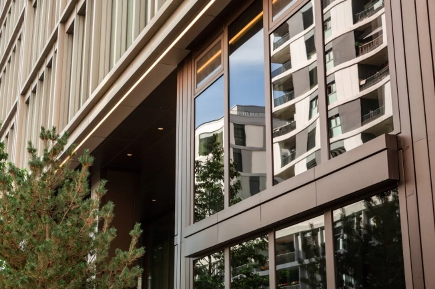 Magnificent divisible offices in a dynamic neighborhood - Photo 9 of 13