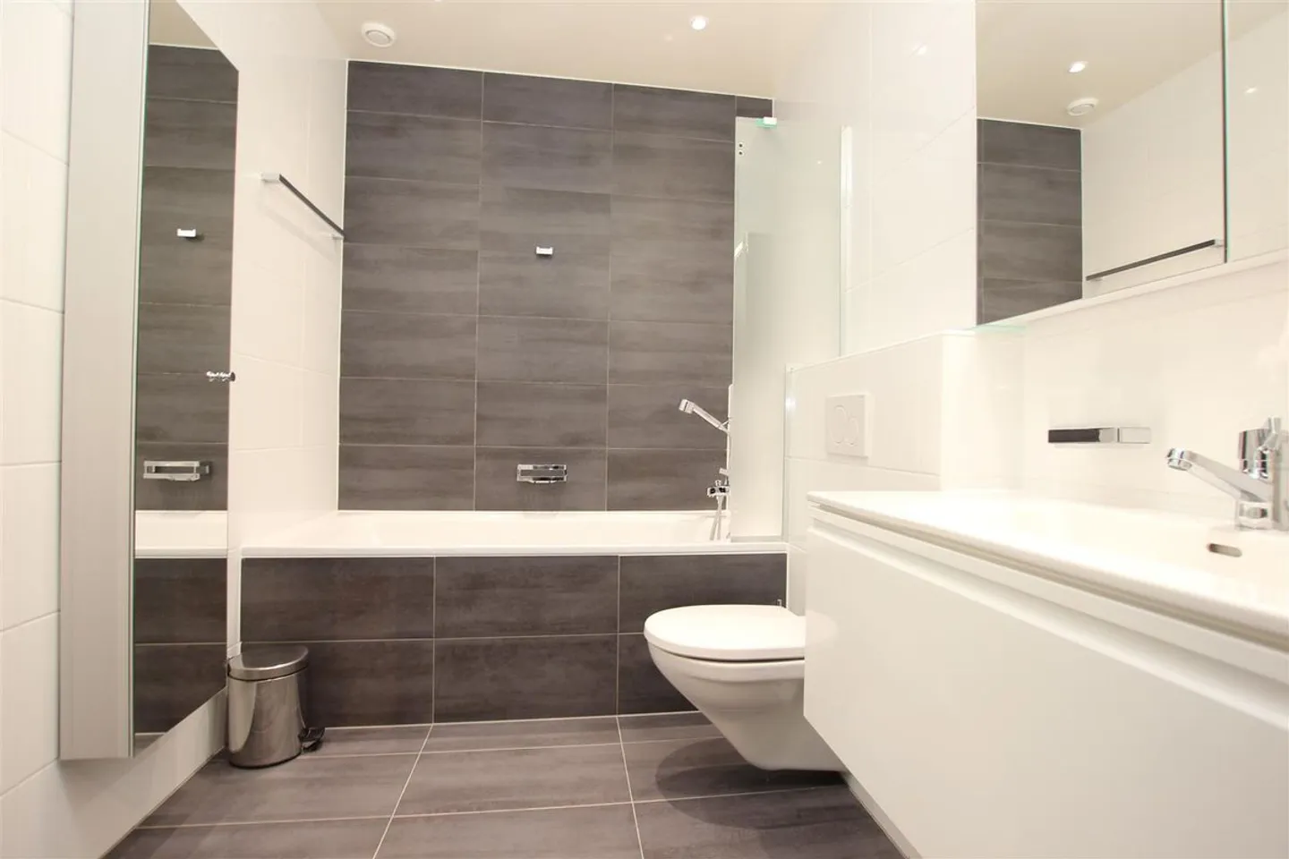 NEI PRESSI DELLA SCUOLA INTERNAZIONALE E DEL PARCO BERTRAND | 2 APPARTAMENTI | UN RARO PROGETTO FAMILIARE NEL CUORE DI GINEVRA! - Foto 7 di 13