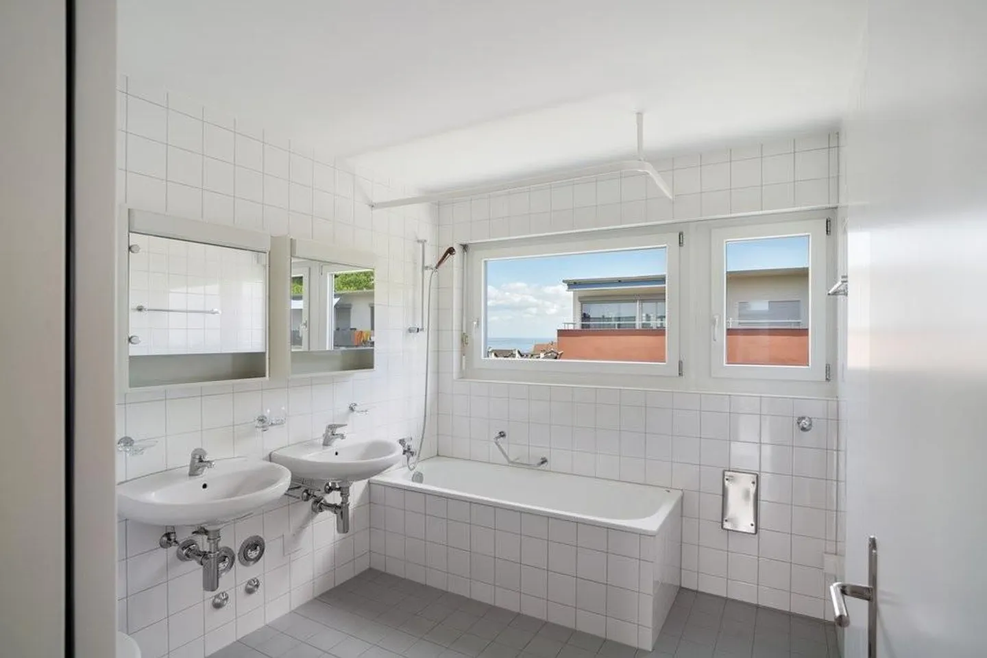 St. Gallen, Achslen - Bright apartment on the top floor - Photo 3 of 7