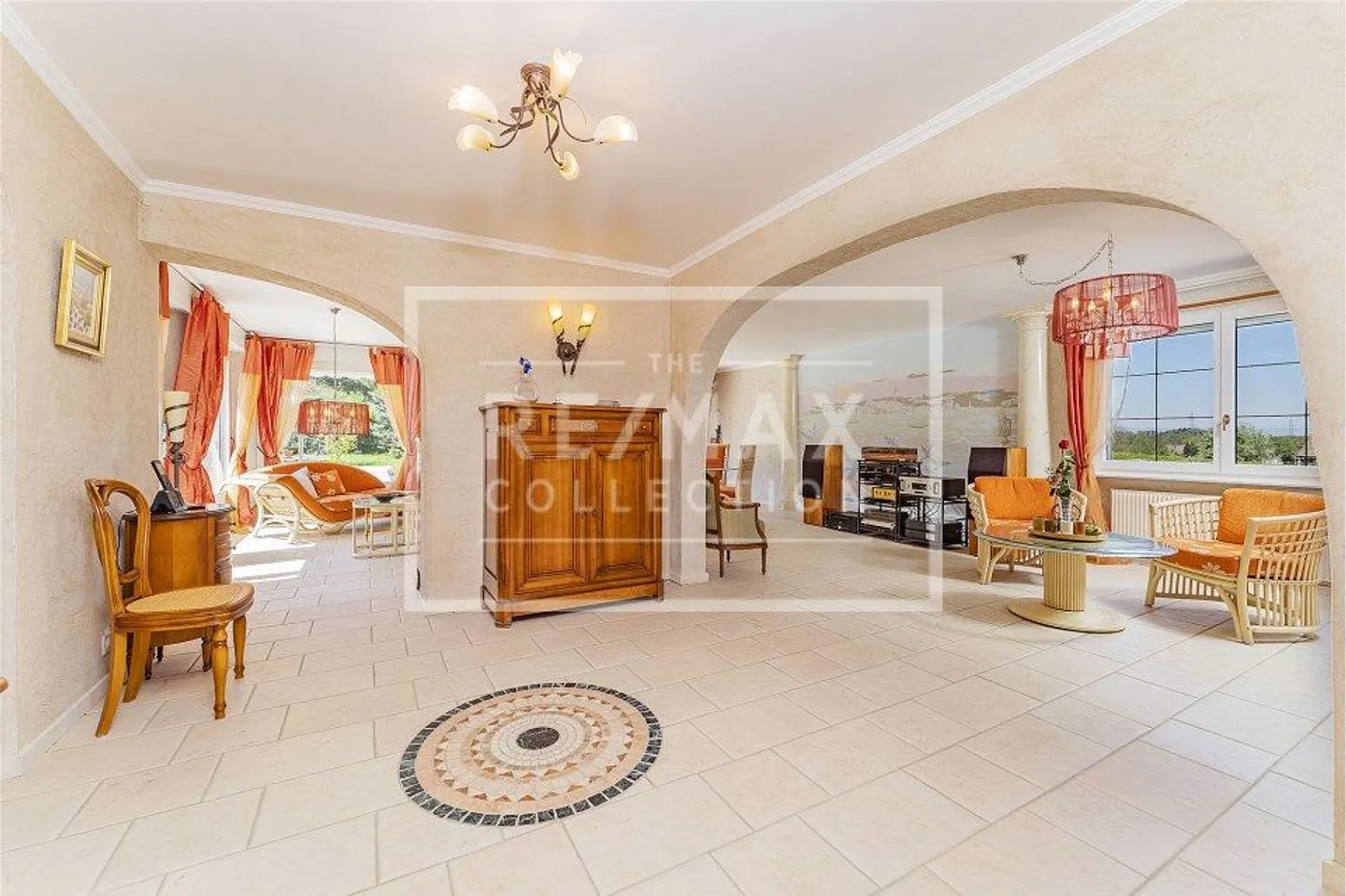 Luxurious Villa Near Lausanne - Photo 3 of 13