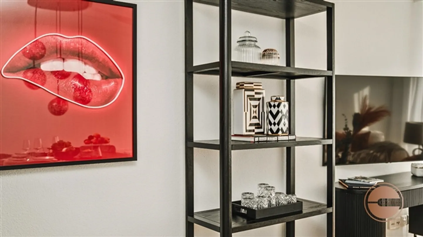 «GEMÜTLICHE 1-BEDROOM APARTMENT MIT BALKON IN FLUSSNÄHE» - Foto 3 von 14