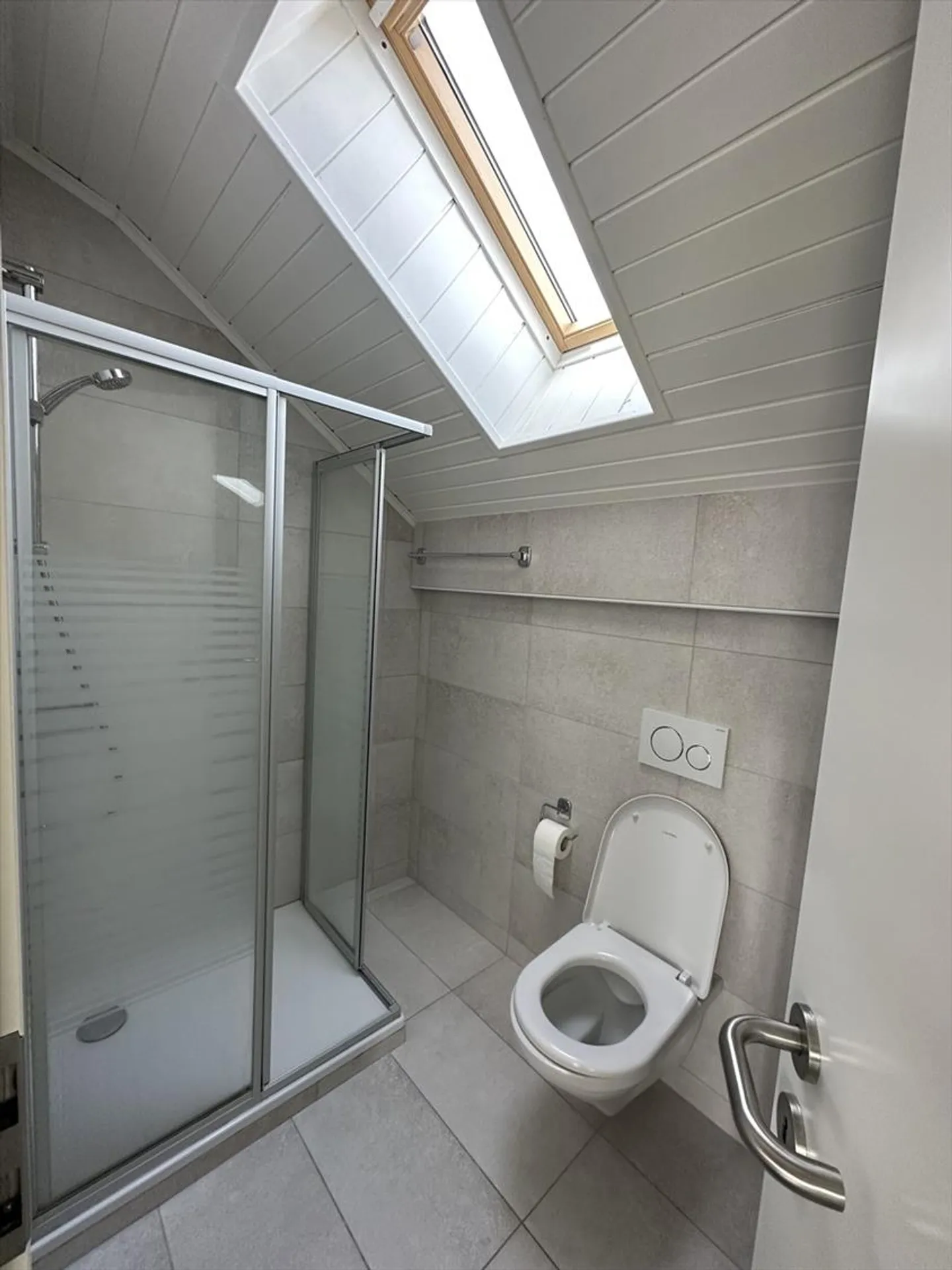 Le Landeron NE À Vendre Attique 3.5 Chambres Près de Toutes les Commodités - Photo 8 sur 8