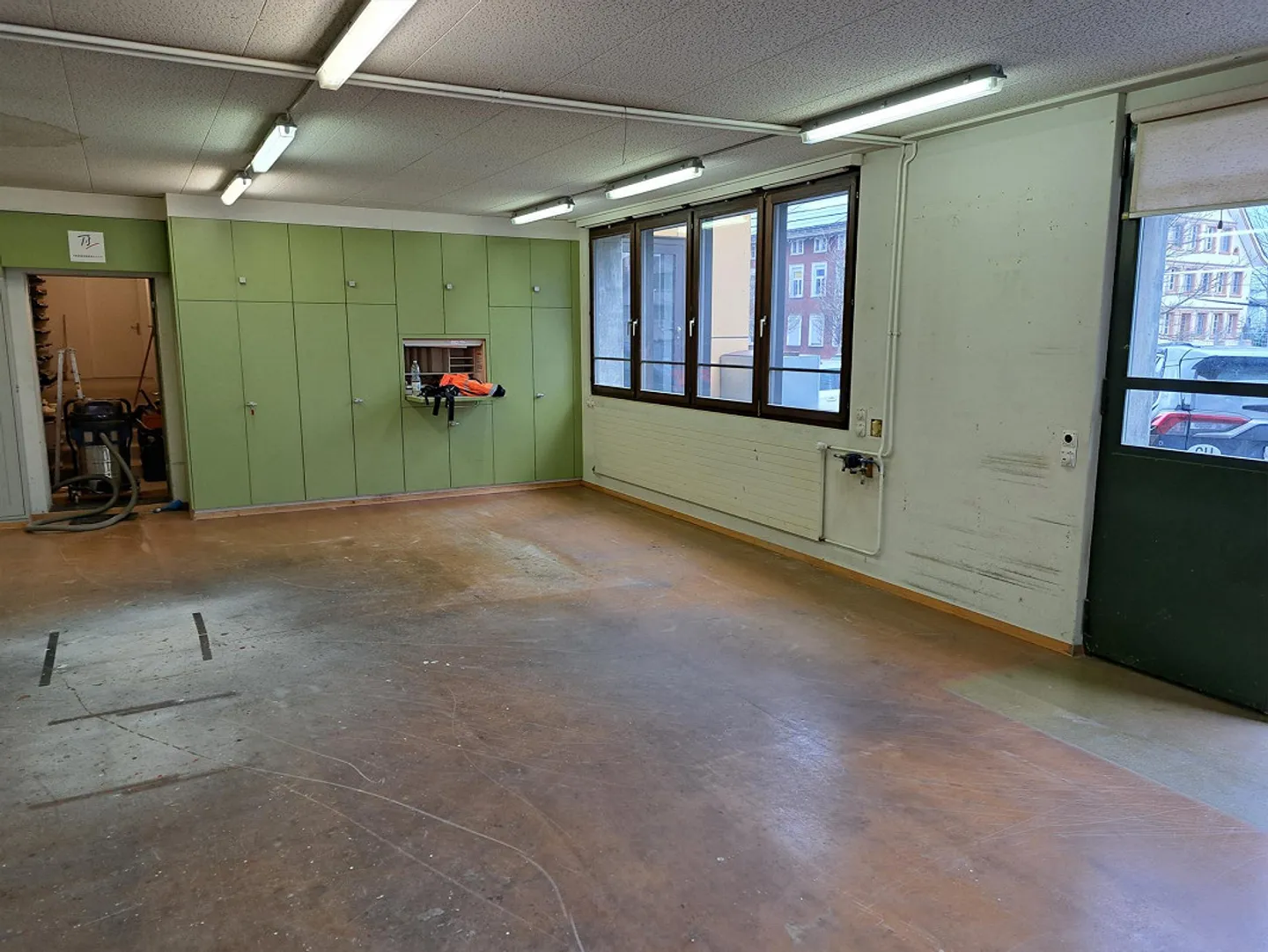 Storage/Commercial Space with Convenient Ground-Level Access - Photo 4 of 4