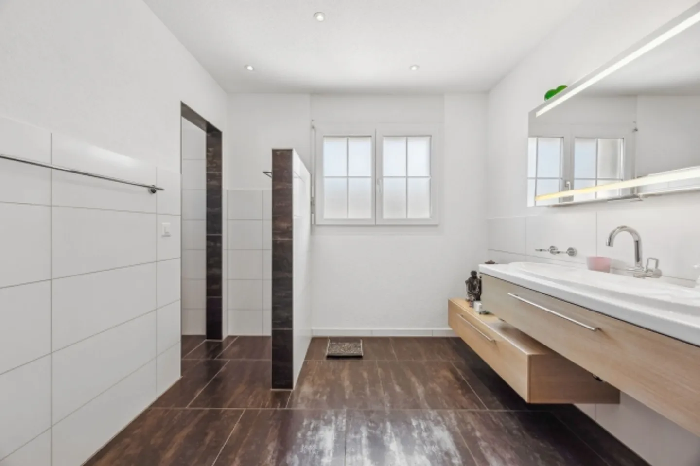Maison individuelle bien entretenue avec jardin méditerranéen à Suhr - Photo 7 sur 13