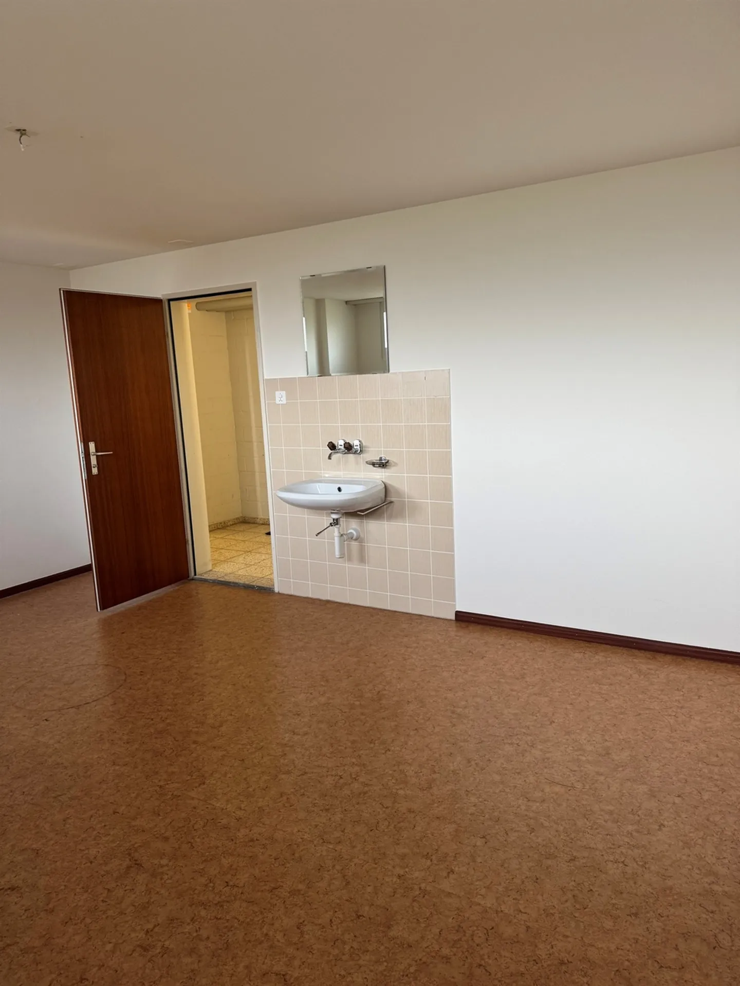 Spacious Craft Room for Rent - Photo 3 of 4