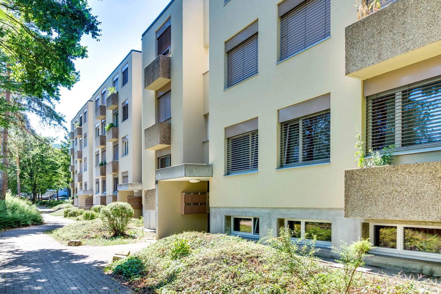 Spacious Craft Room for Rent - Photo 4 of 4