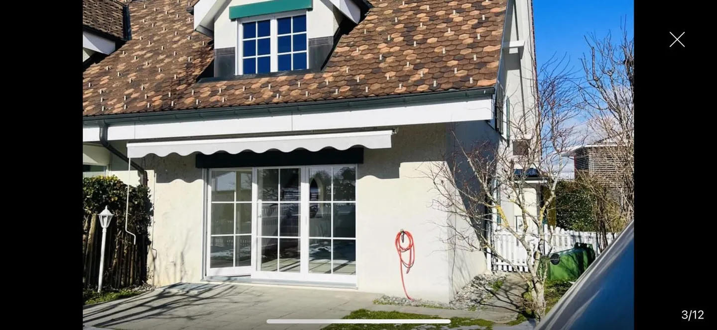 Charming 5.5-room semi-detached house with pool in Zimmerwald - Photo 3 of 11