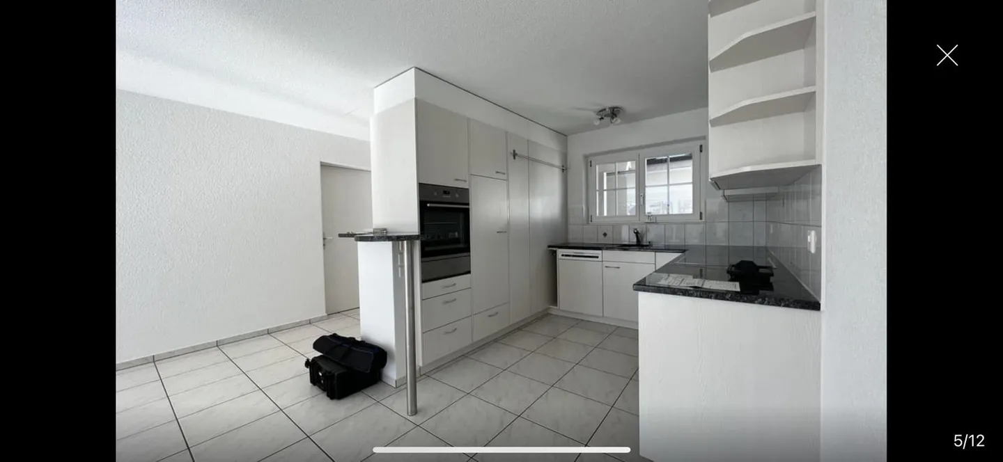 Charming 5.5-room semi-detached house with pool in Zimmerwald - Photo 5 of 11