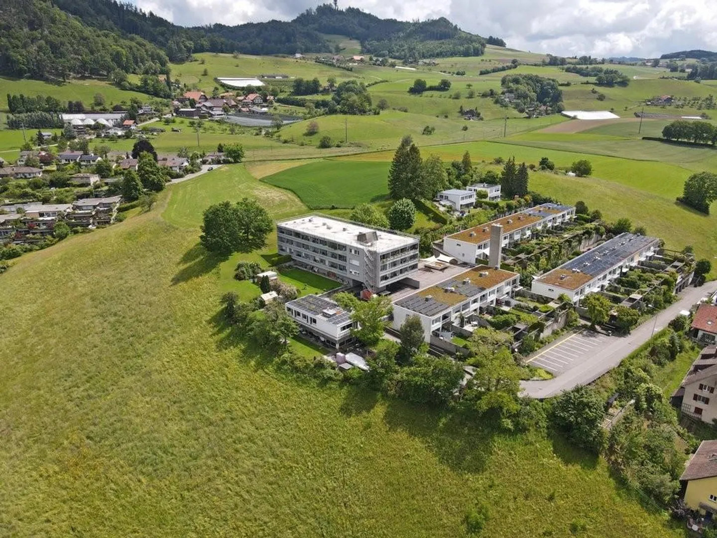 Appartement confortable dans un emplacement élevé avec vue panoramique - Photo 3 sur 12