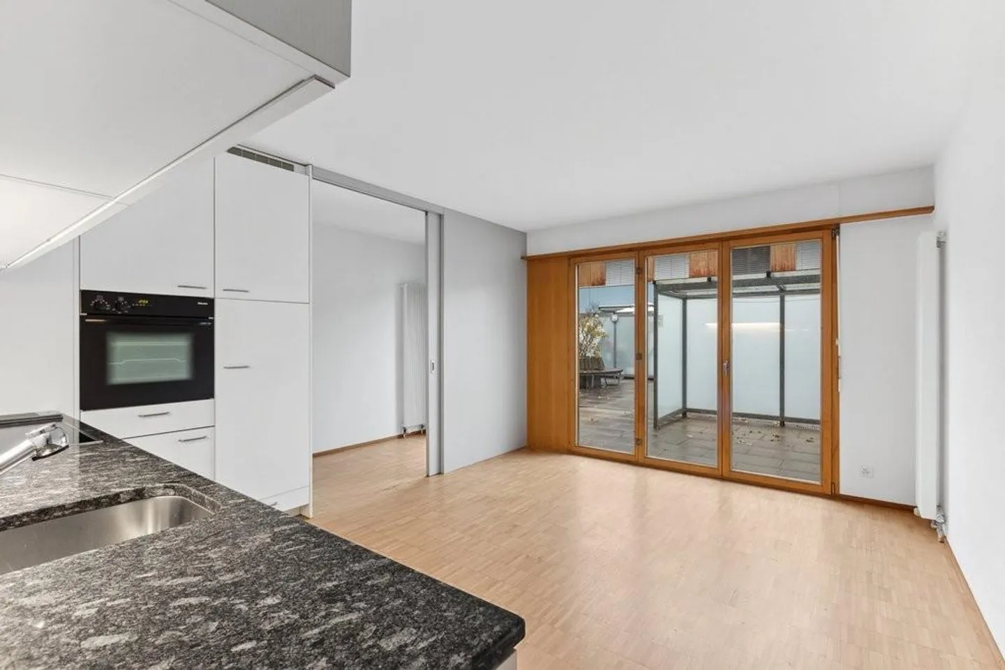 Here, living feels right - Photo 7 of 10