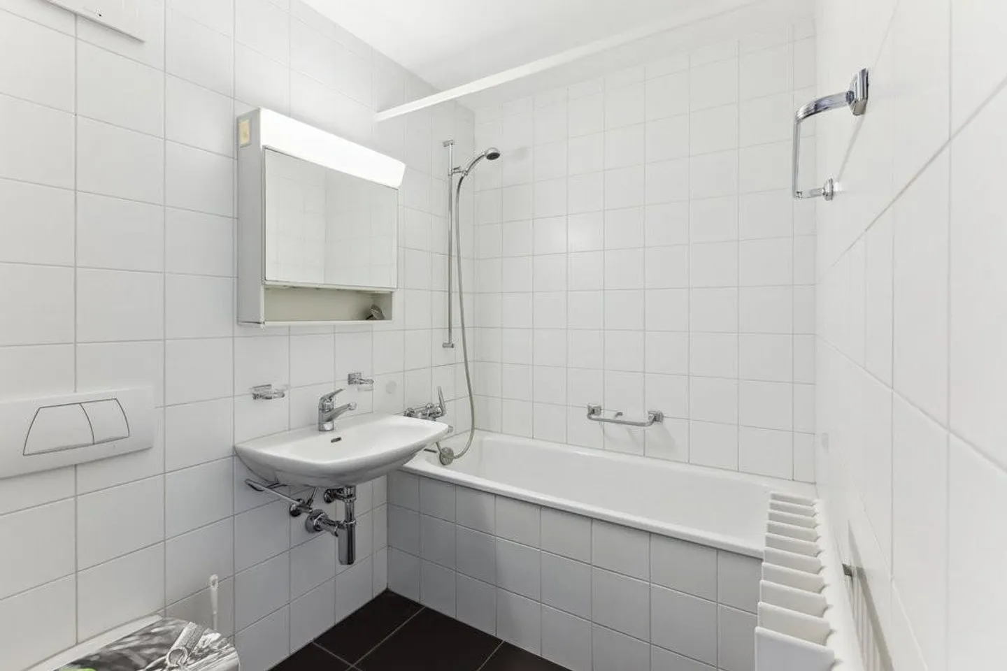 Here, living feels right - Photo 3 of 10