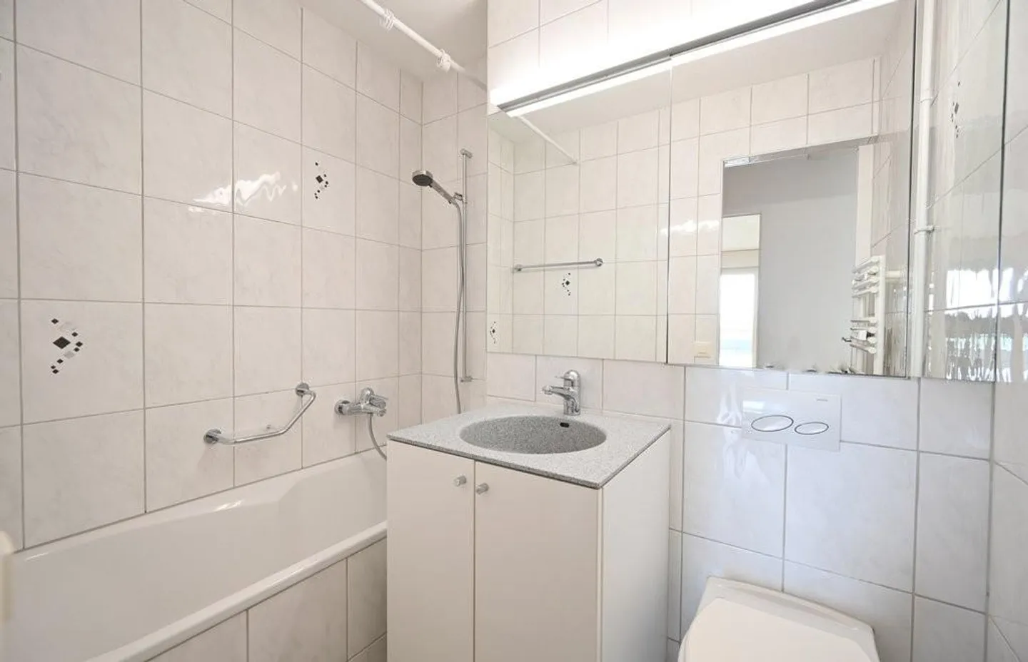 Appartement confortable dans un emplacement élevé avec vue panoramique - Photo 6 sur 12