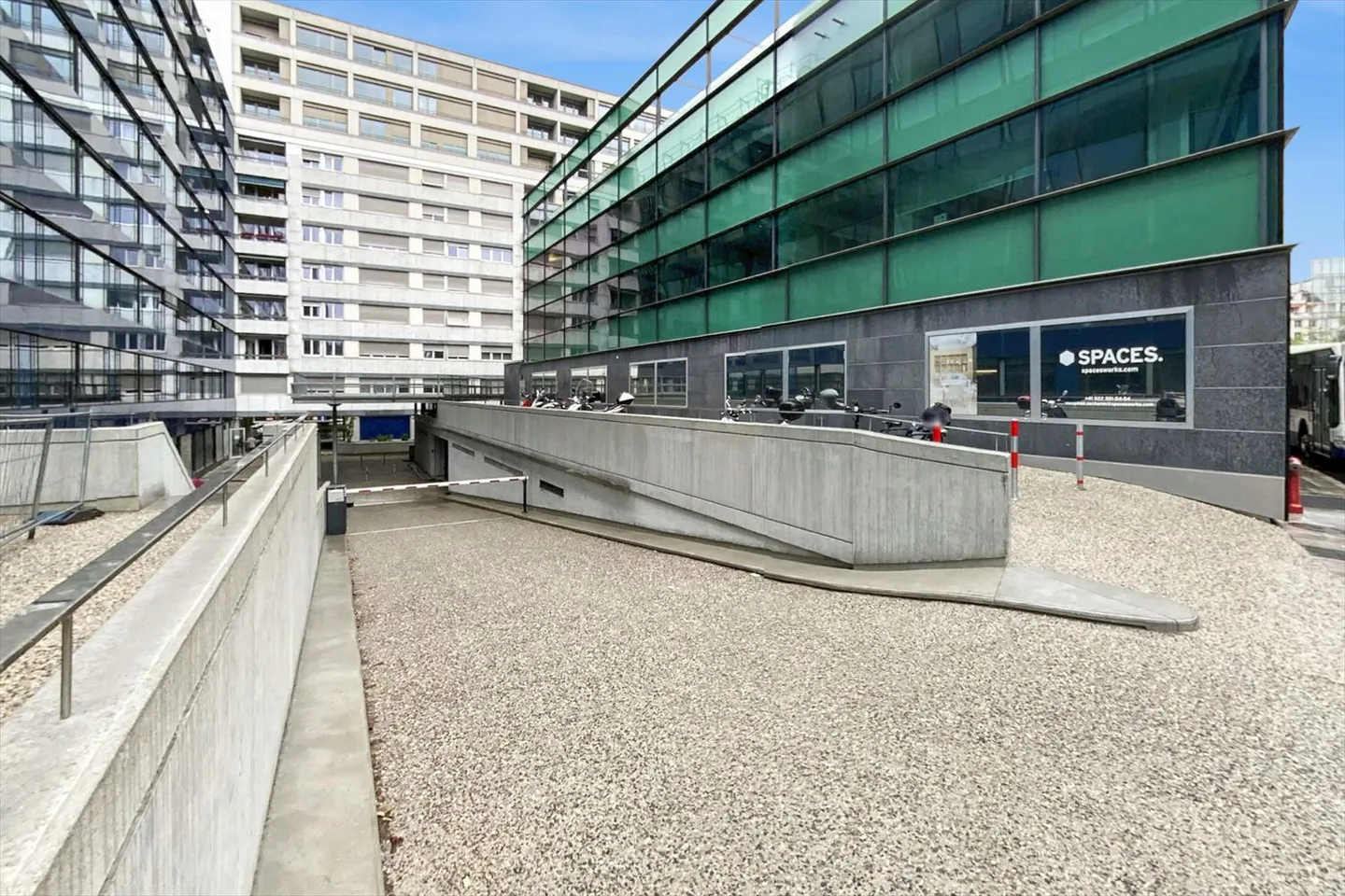 Place de parking extérieure pour moto - Photo 1 sur 2