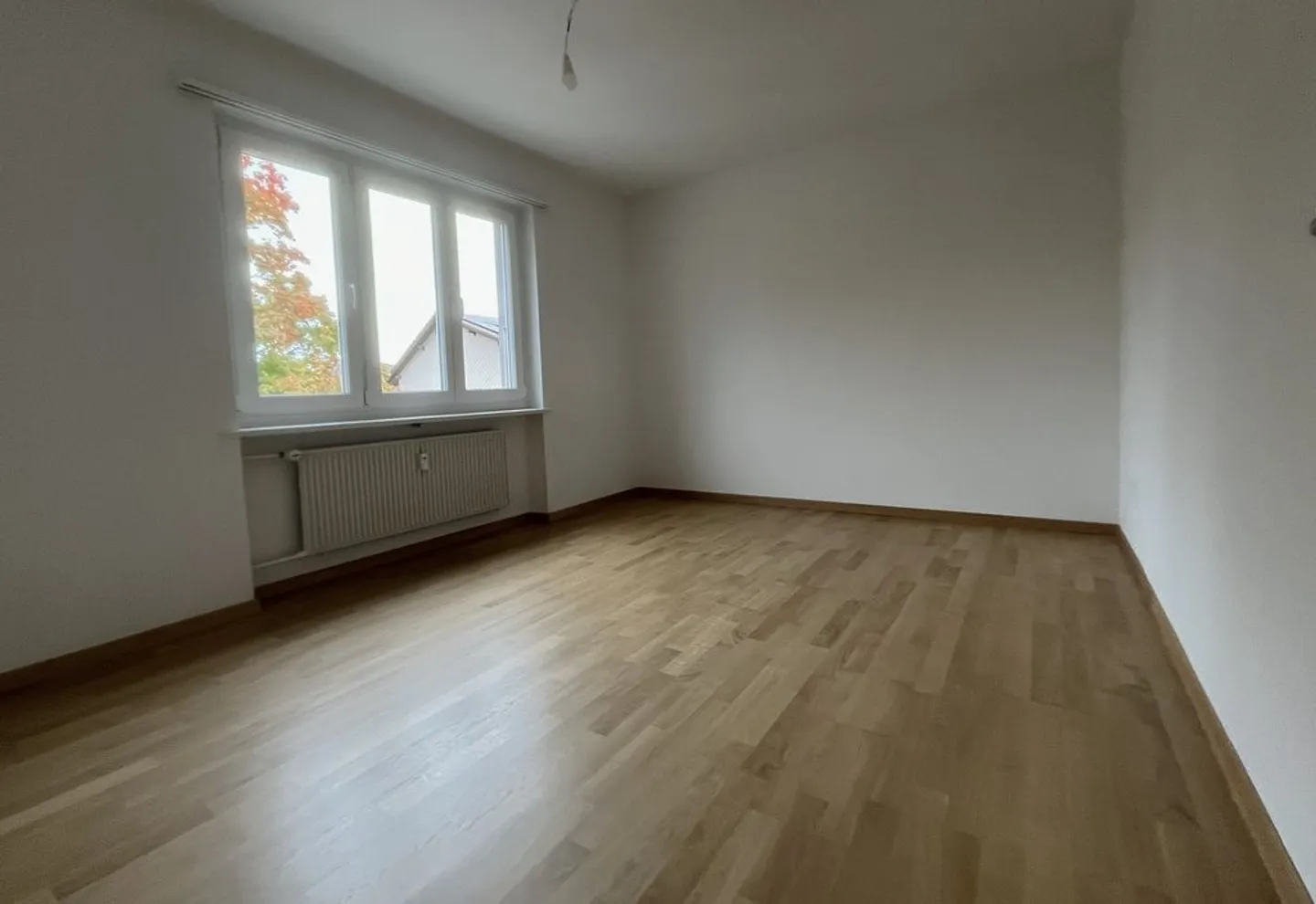Appartement rénové et confortable dans un quartier calme - Photo 6 sur 8