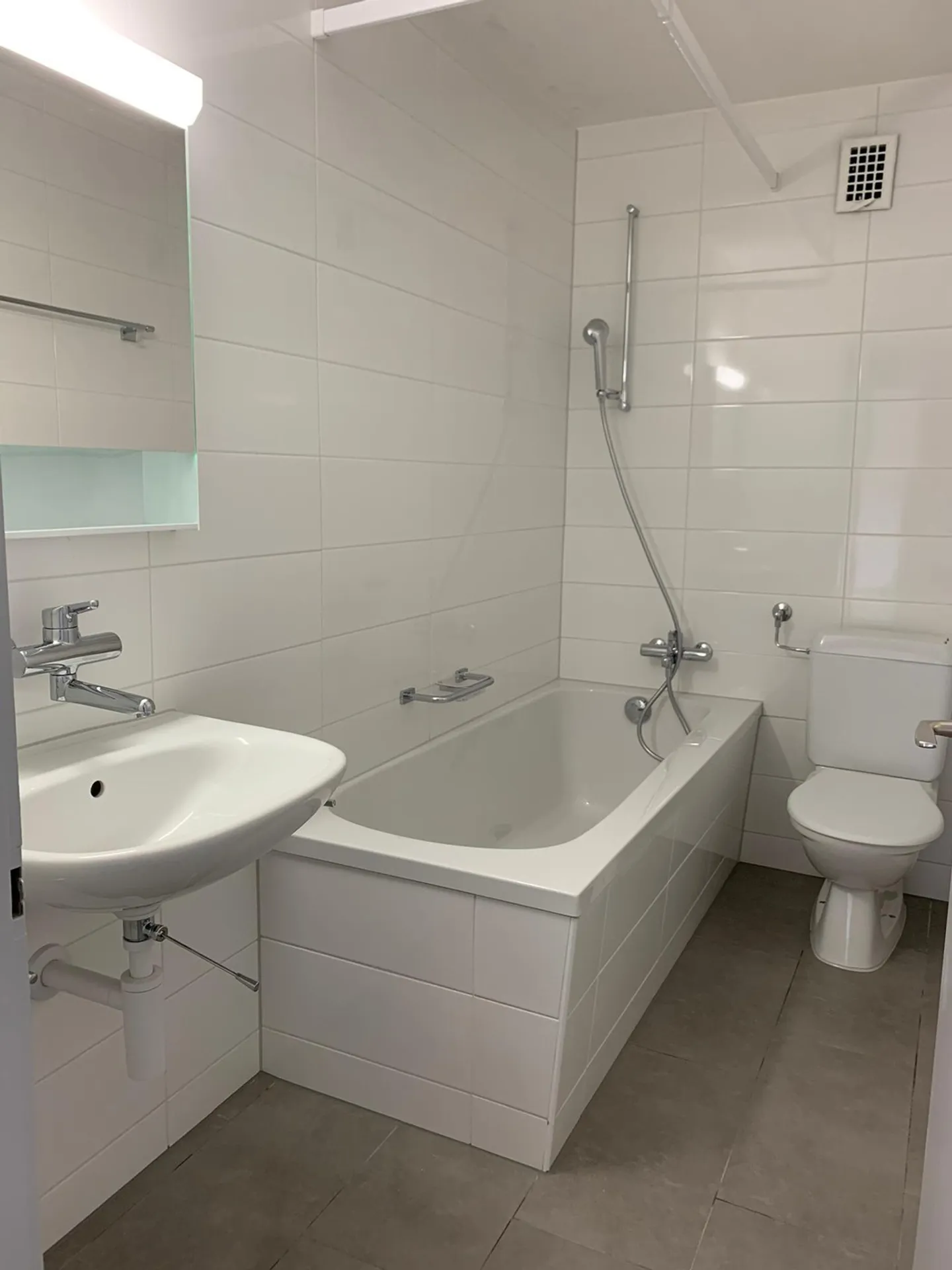 Renovated 2-room apartment in a quiet location - Photo 4 of 6