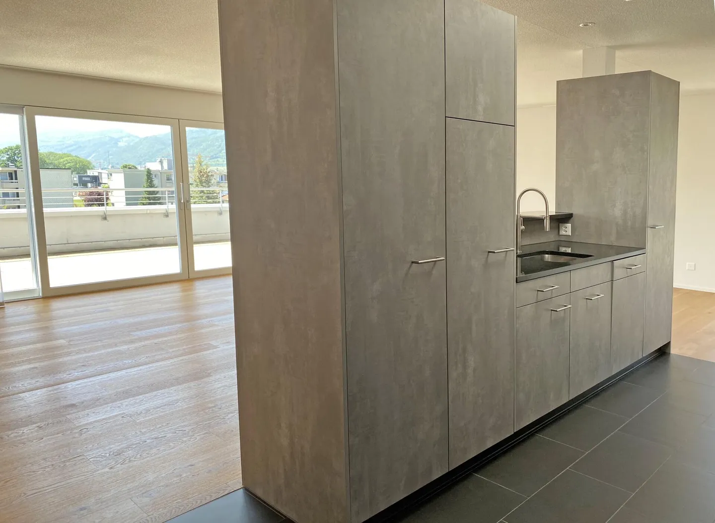 Appartement en Attique Moderne dans un Emplacement Prisé - Photo 7 sur 15