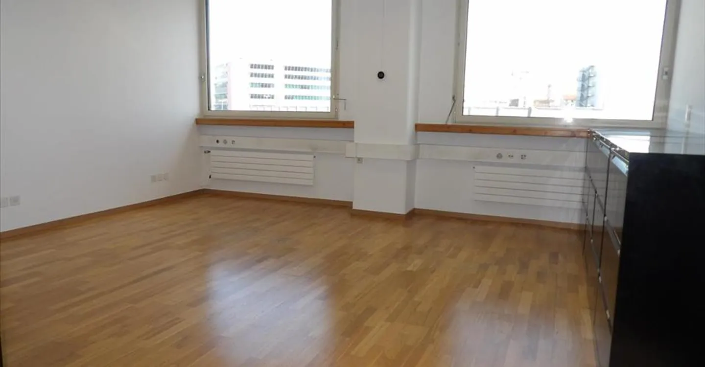 Office space for rent - Photo 9 of 13