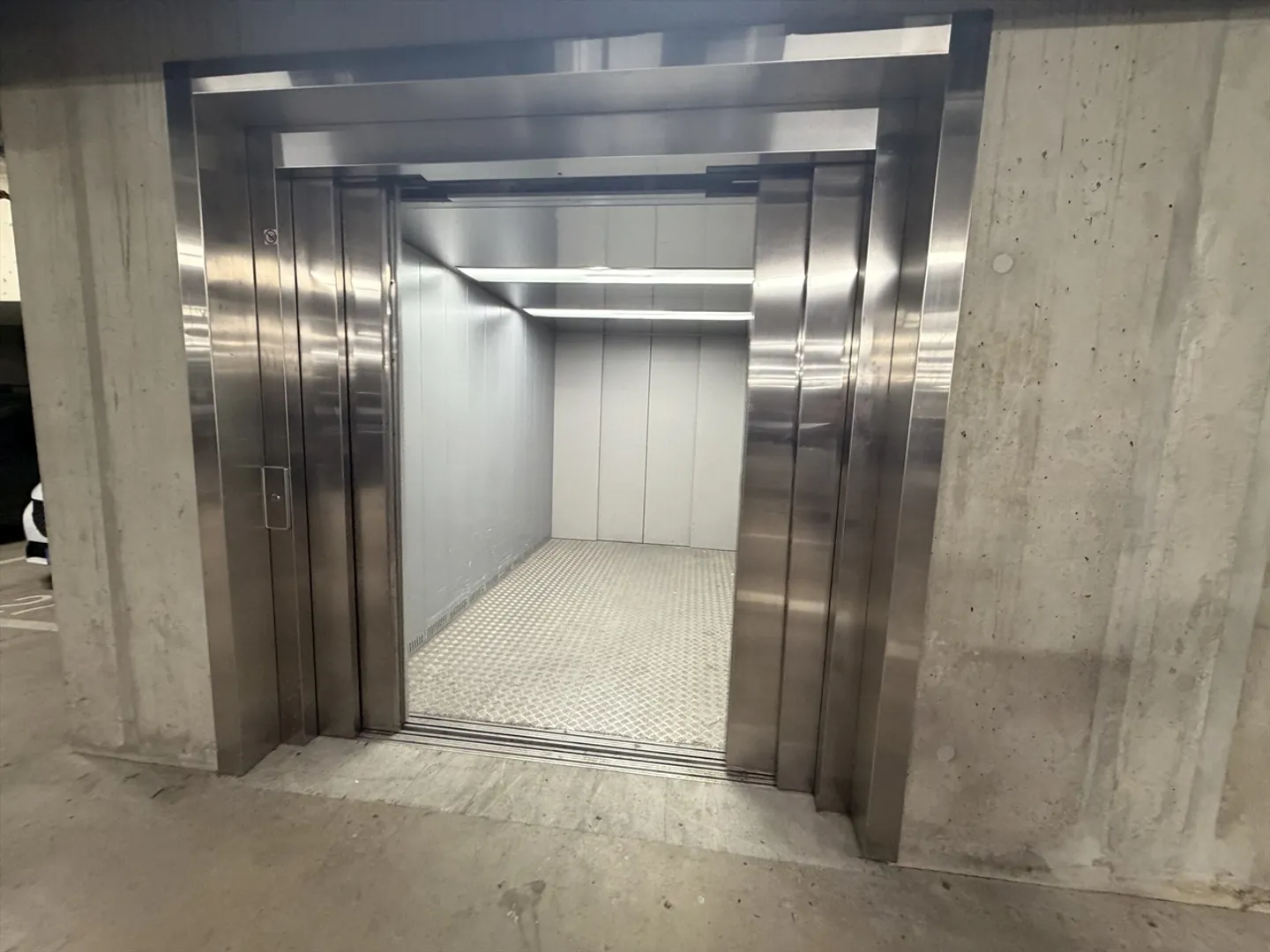 1226 THONEX - Bureaux de 305 m2 au 3ème étage d'un immeuble moderne - Photo 9 sur 9