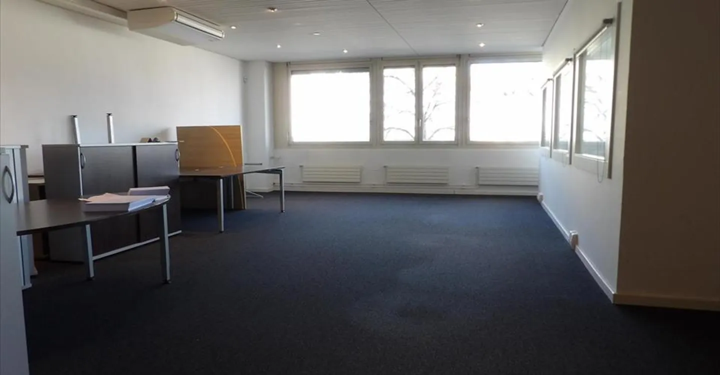 Office space for rent - Photo 12 of 13