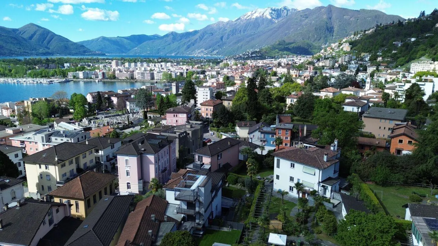 Charming Vintage Apartment with Garden - Photo 7 of 30