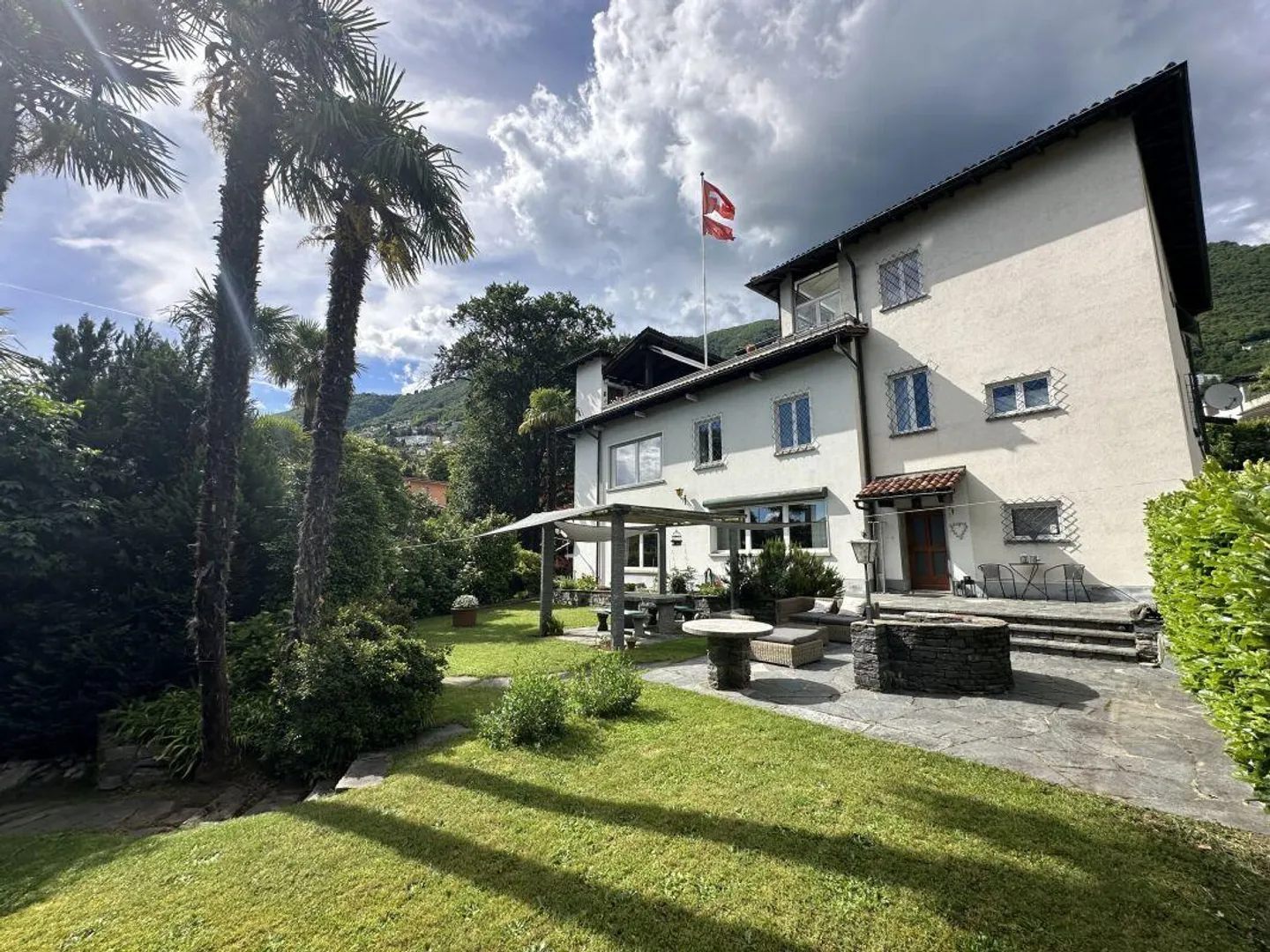 Charming Vintage Apartment with Garden - Photo 20 of 30
