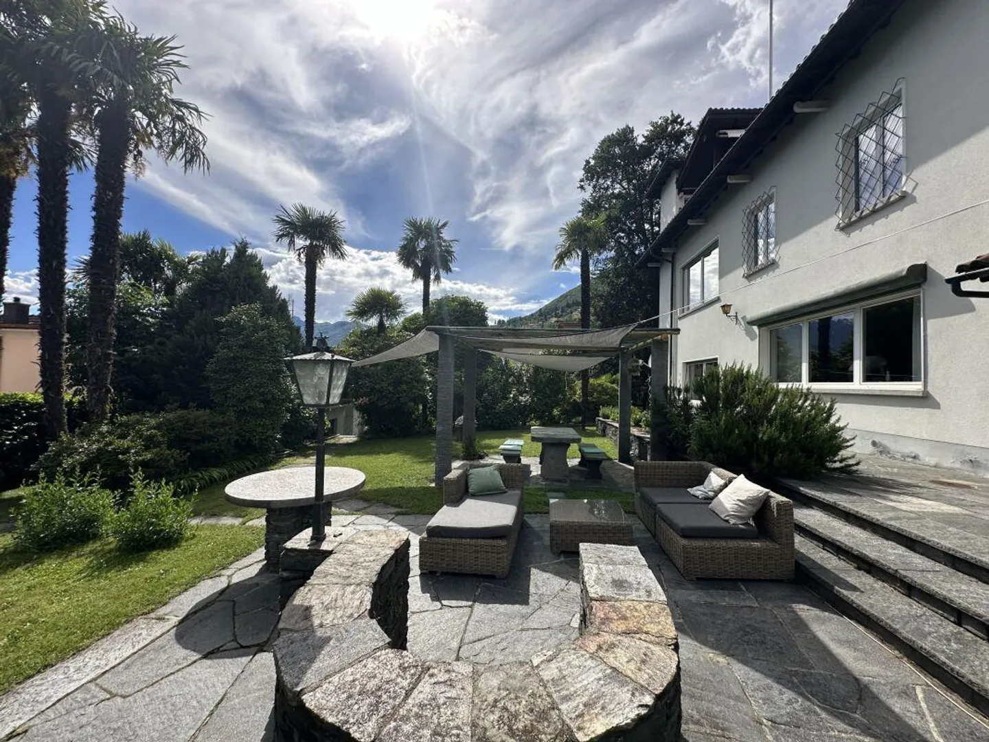 Charming Vintage Apartment with Garden - Photo 21 of 30