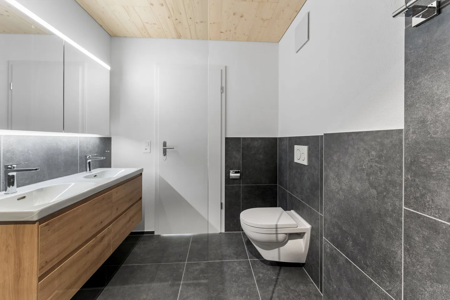 Première occupation : appartement moderne de 3,5 pièces au dernier étage sud - Photo 13 sur 19