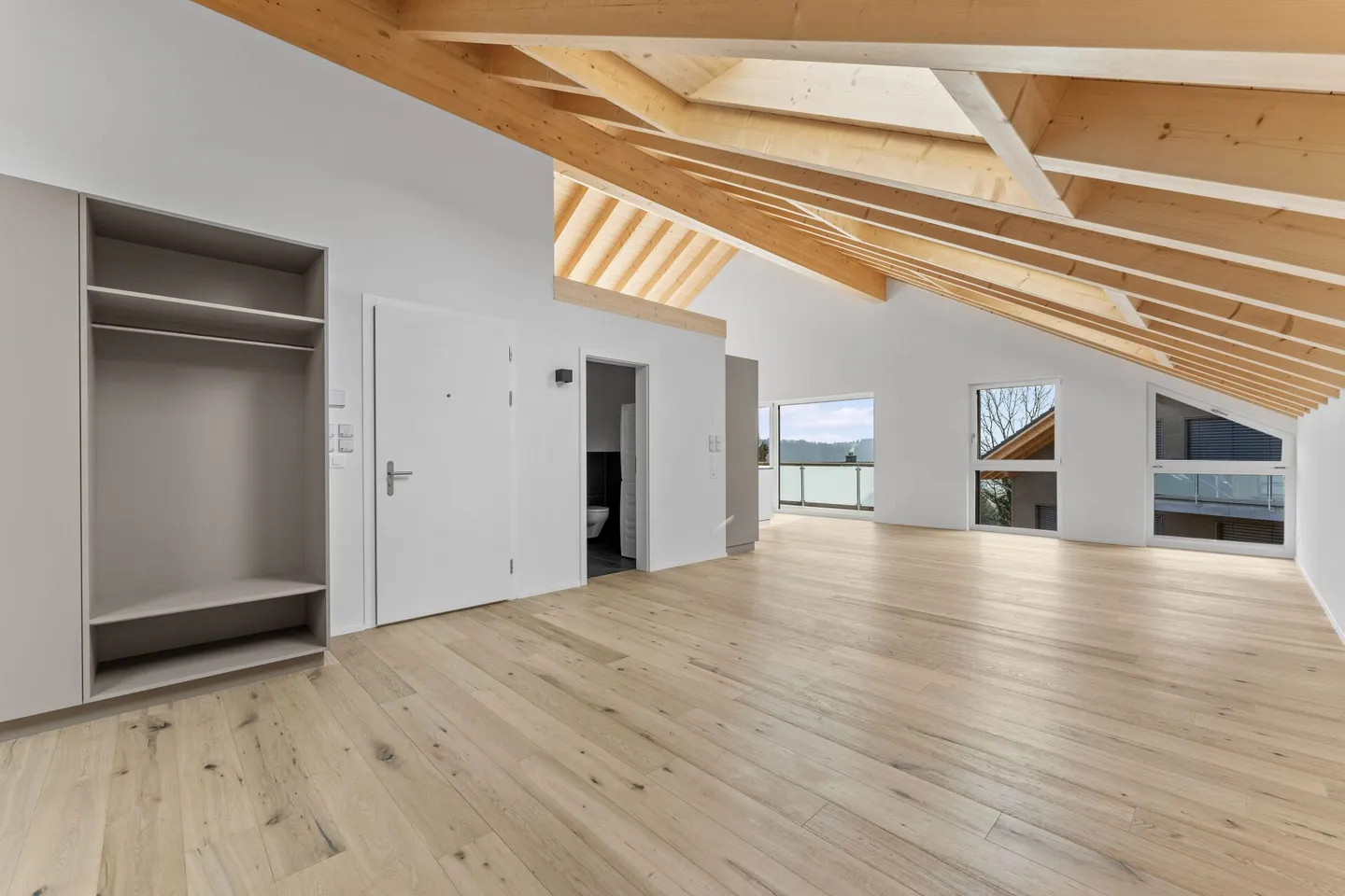 Première occupation : appartement moderne de 3,5 pièces au dernier étage sud - Photo 3 sur 19