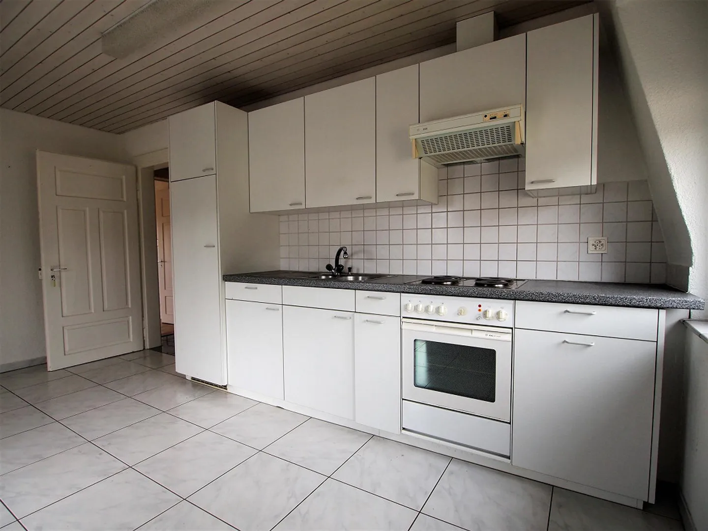 Charming old-style apartment for sale - Photo 12 of 21