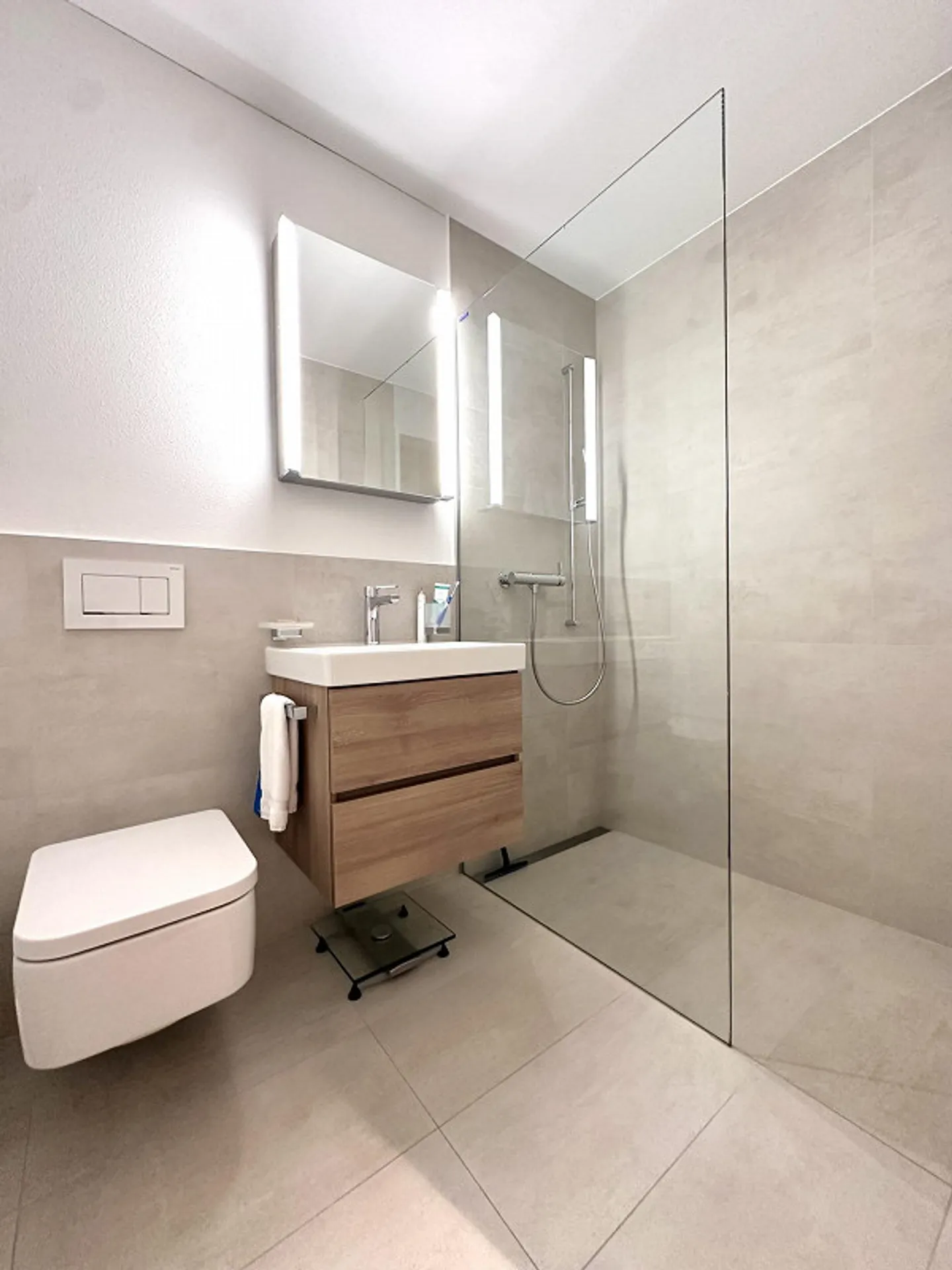 Appartement moderne de 2,5 pièces au standard de propriété - Photo 6 sur 7