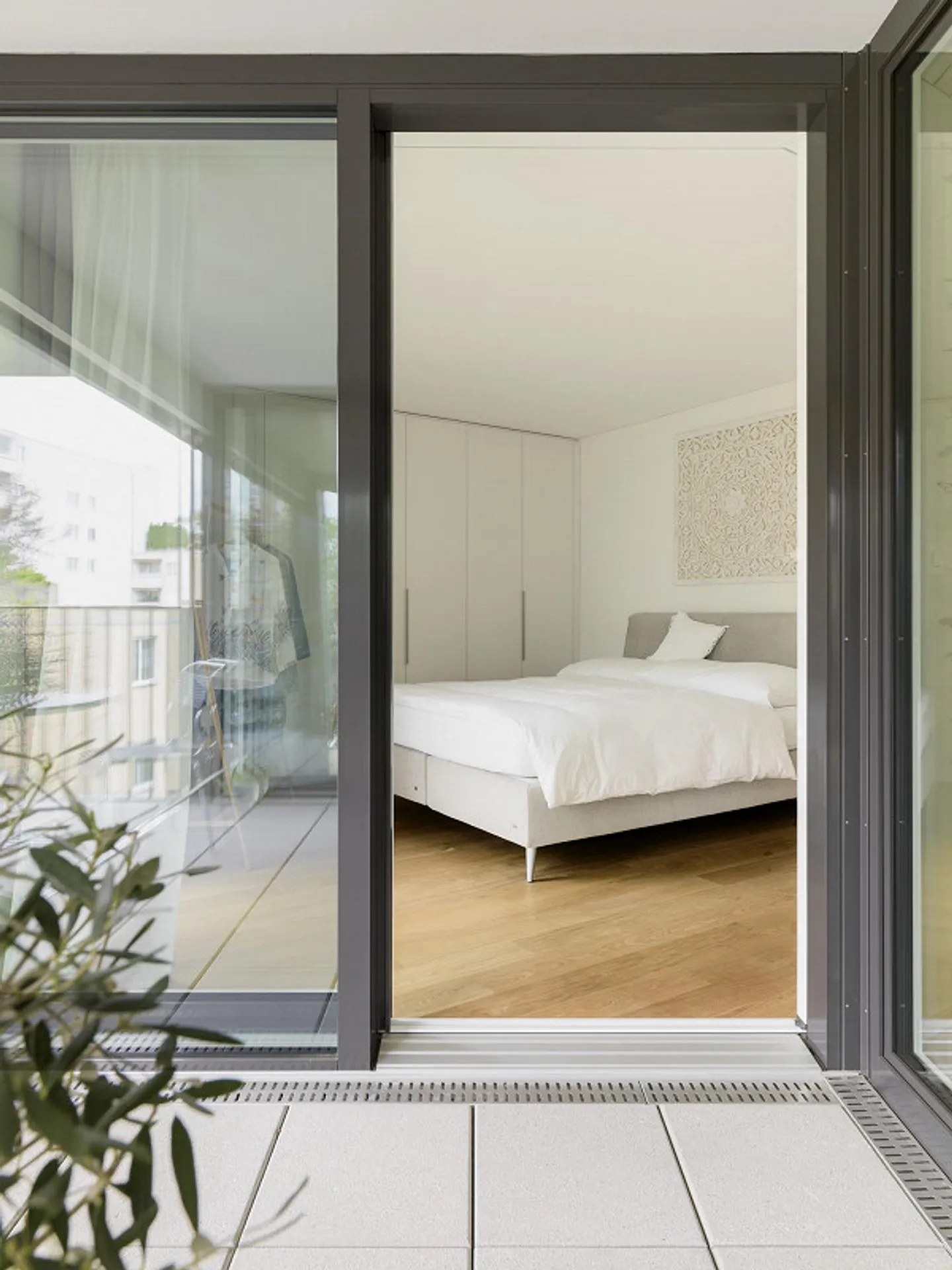 Appartement moderne de 2,5 pièces au standard de propriété - Photo 4 sur 7