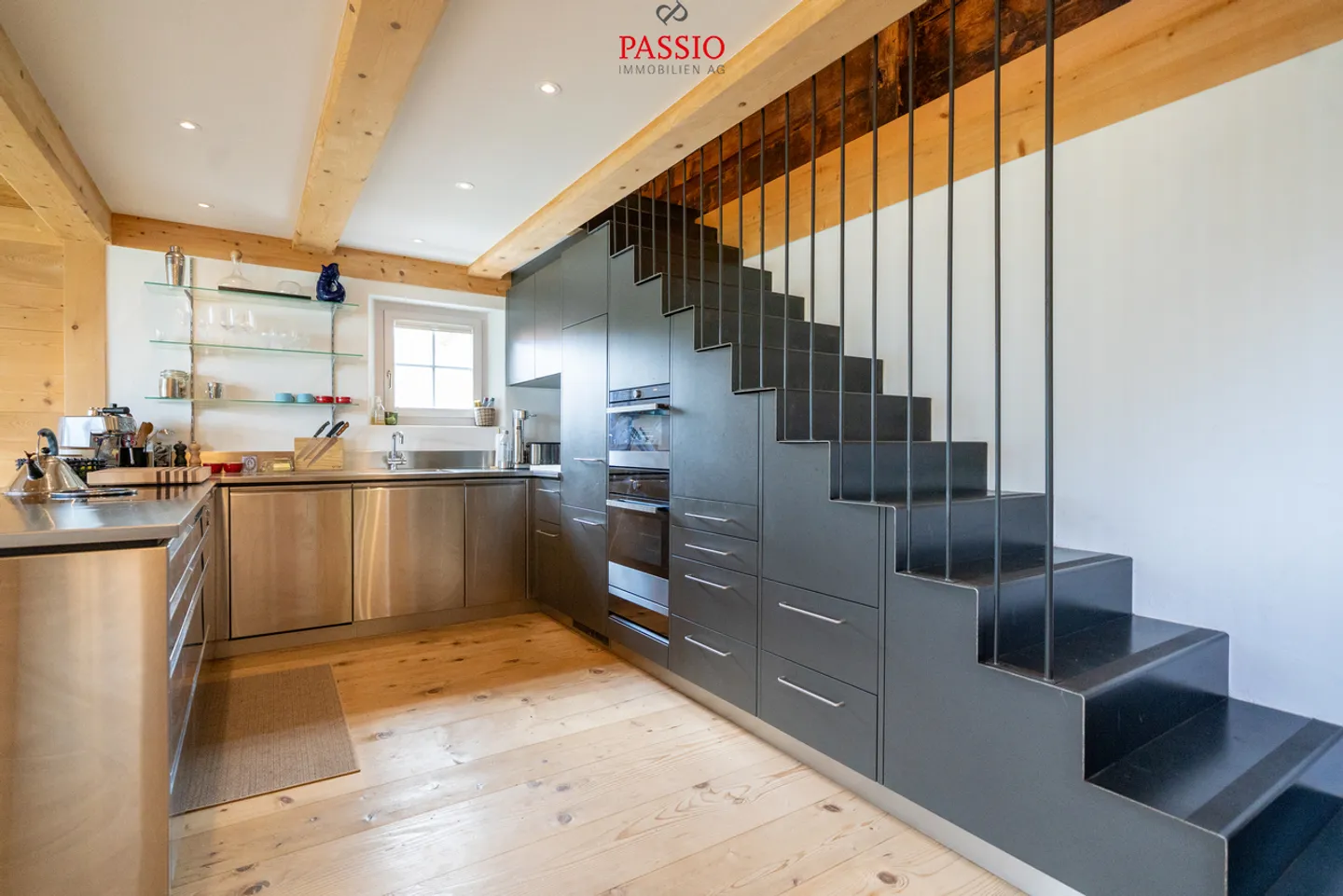 Casa storica di 3,5 stanze con studio di 1 stanza direttamente sul lago di Brienz - Foto 4 di 33