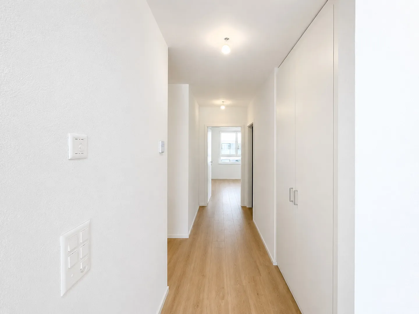 2.5 Room Apartment - Photo 4 of 13
