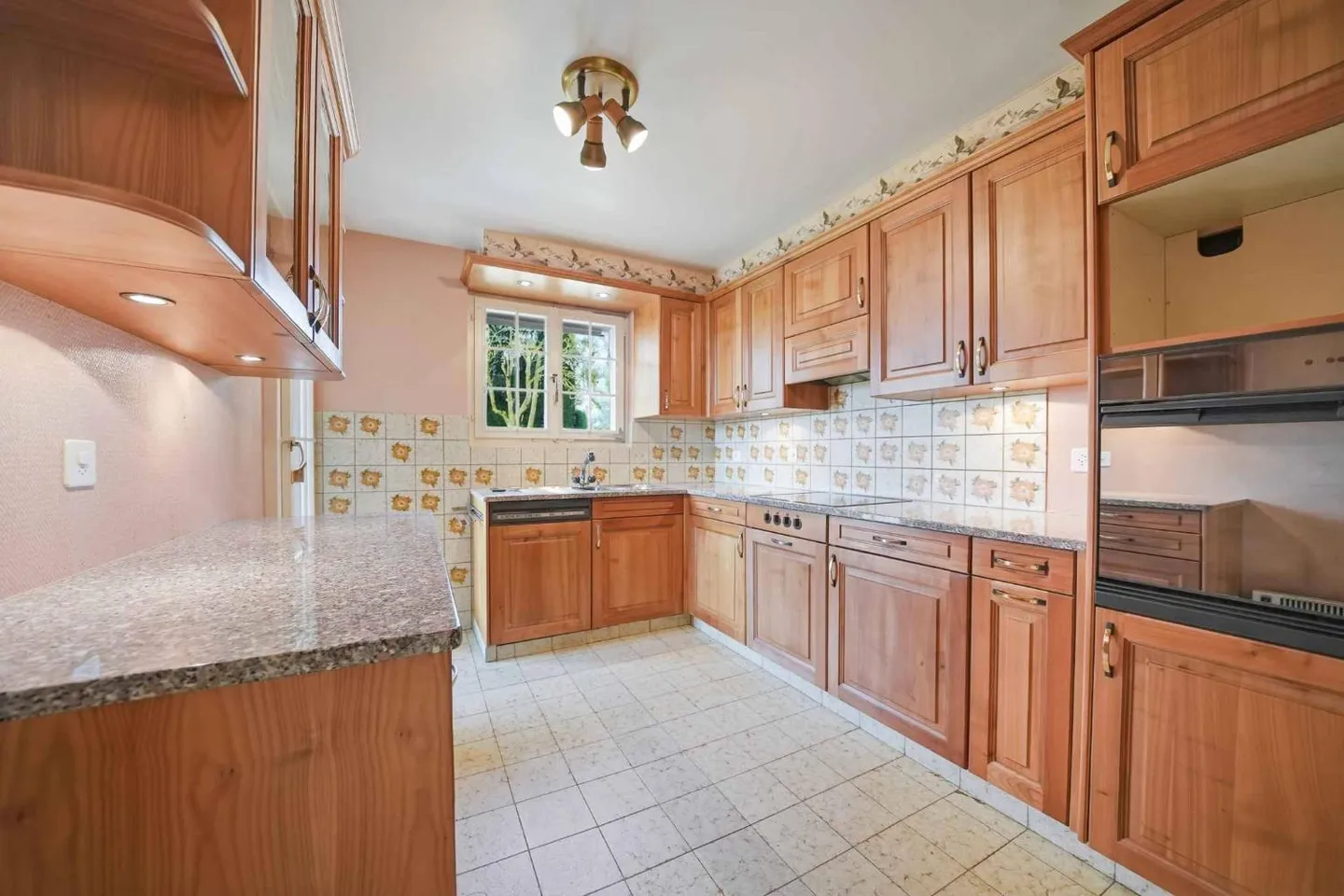 Detached villa with 6 rooms - Large plot & tranquility - Photo 7 of 13