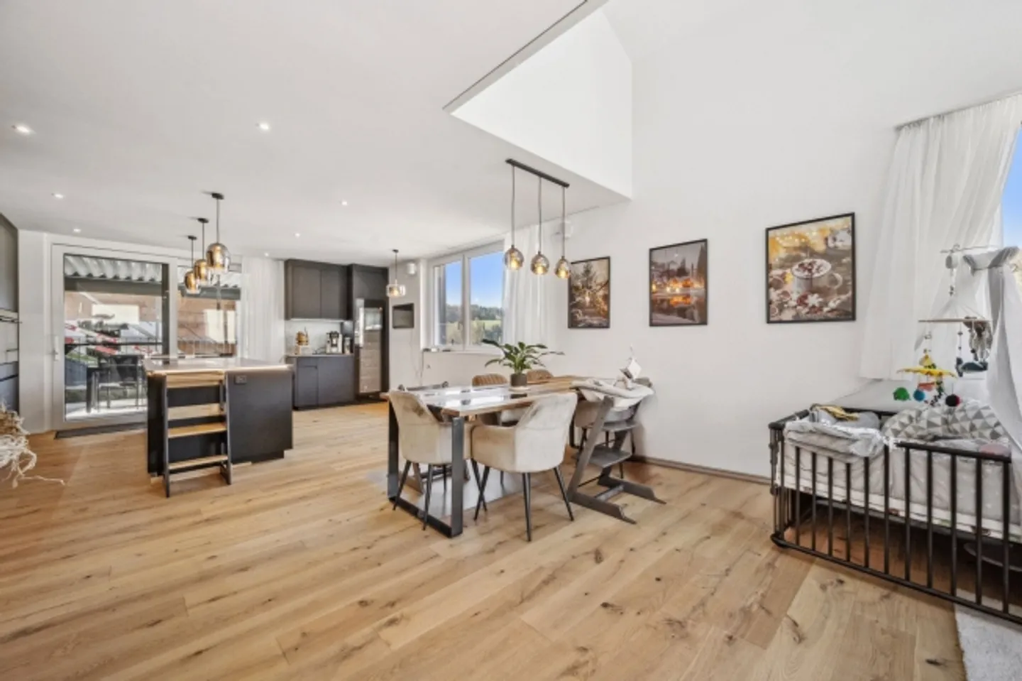 L'architettura incontra la qualità della vita – Una casa moderna con vista e carattere - Foto 4 di 13