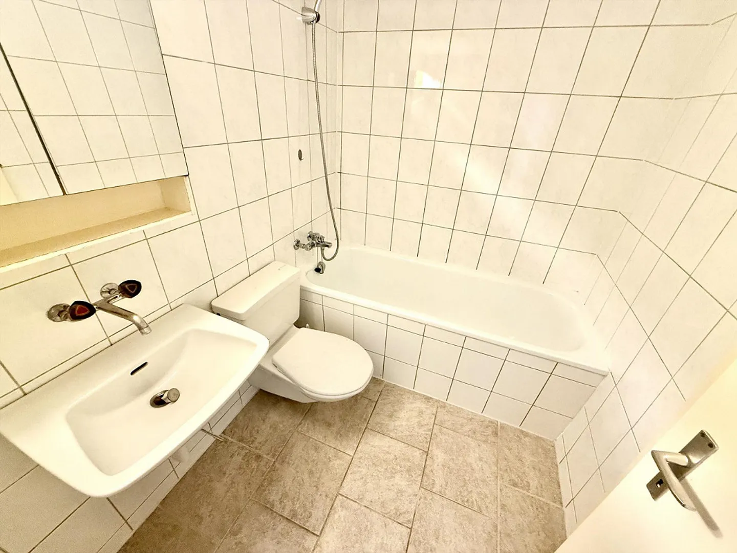 Top! Bellissimo appartamento di 3.5 stanze vicino al lago! - Foto 3 di 10
