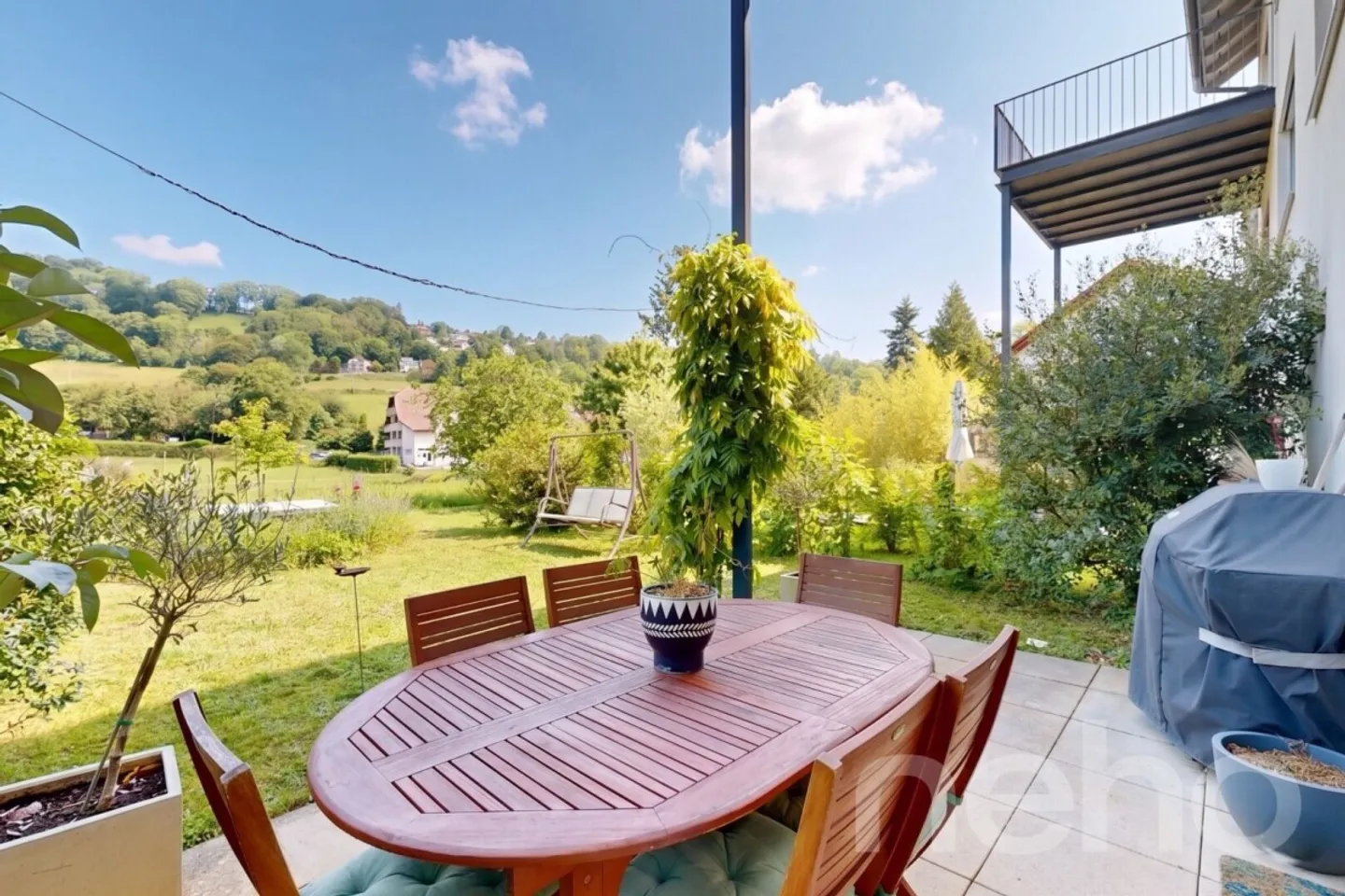 Magnificent Duplex with Terrace and Private Garden - Photo 4 of 12