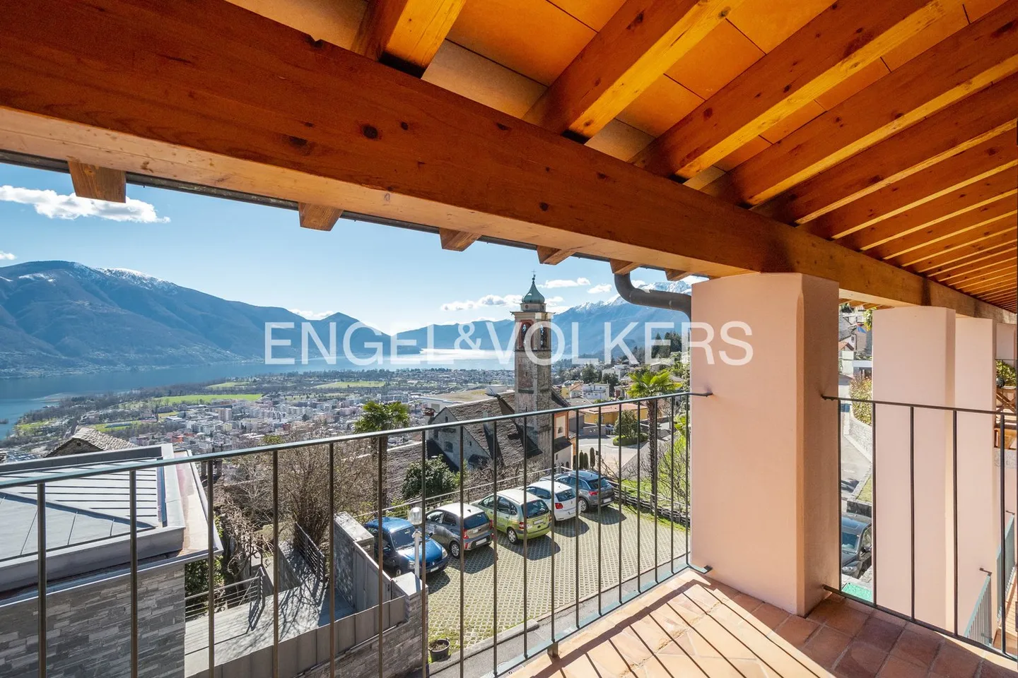 Affascinante casa a schiera con 3,5 stanze e vista unica sul lago (21) - Foto 2 di 11