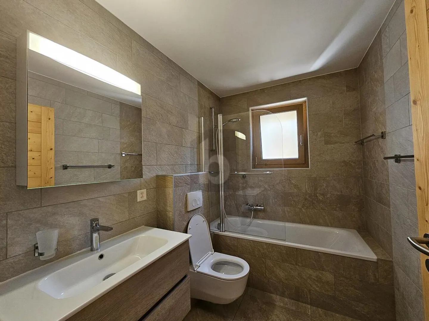 IN RESIDENZA PRINCIPALE, VISTA SULLE MONTAGNE - Foto 4 di 5