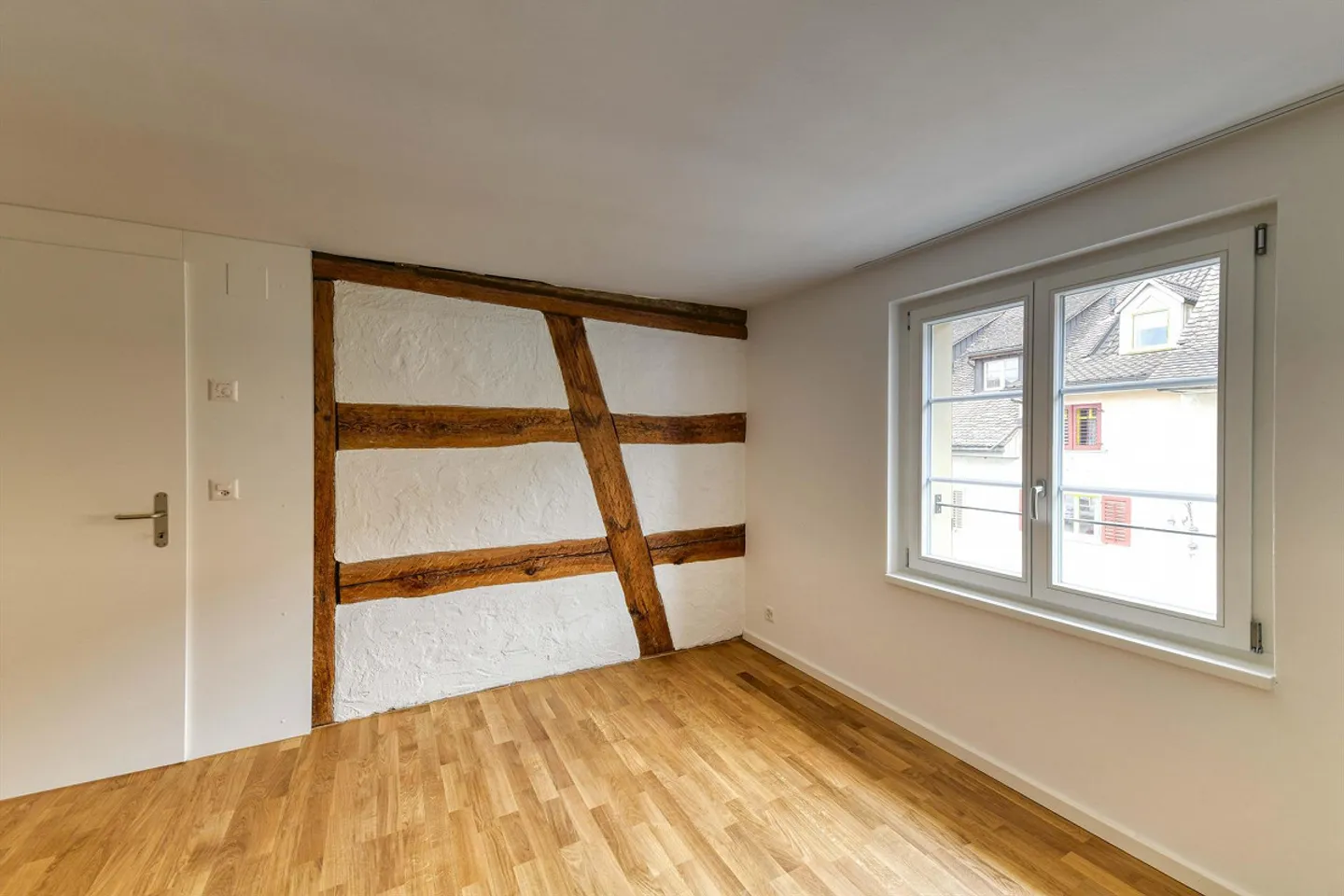 Rénovation complète : beau appartement de 2,5 pièces au cœur de Neunkirch - Photo 4 sur 10