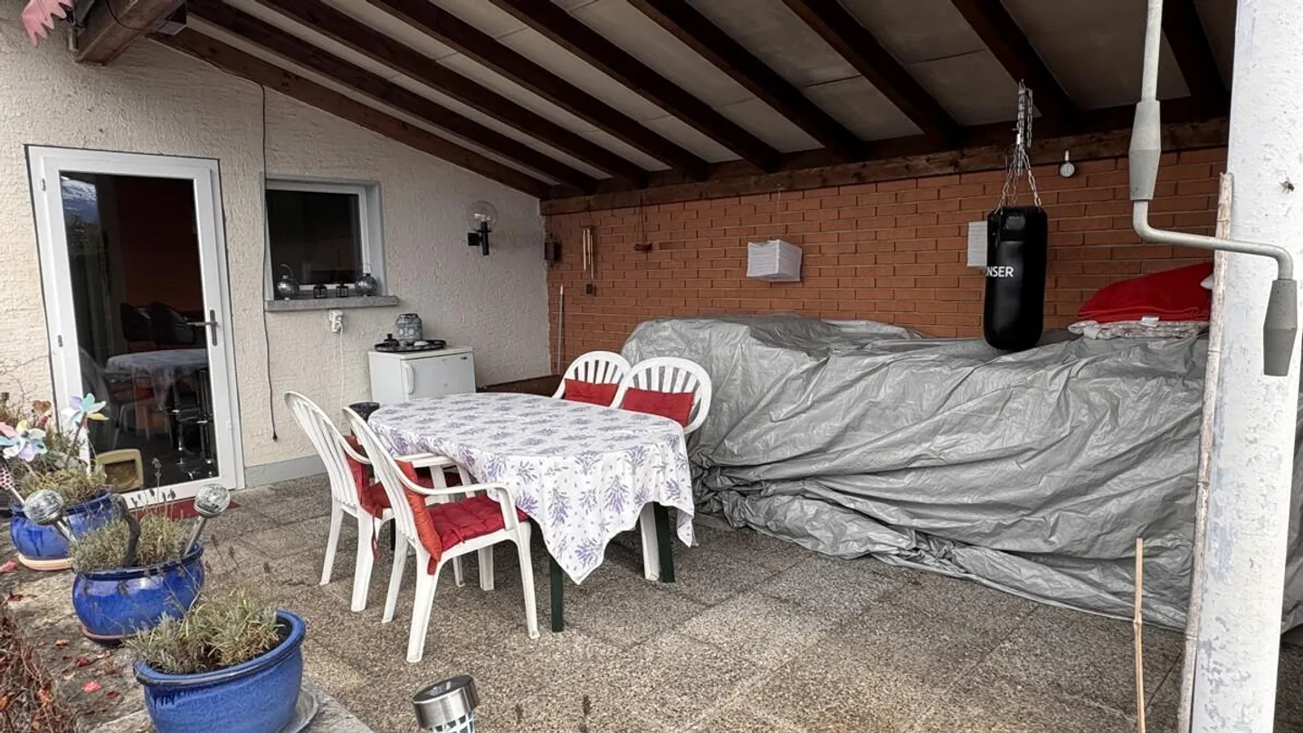 Vista mozzafiato sul lago di Thun e sulle montagne - Foto 9 di 15