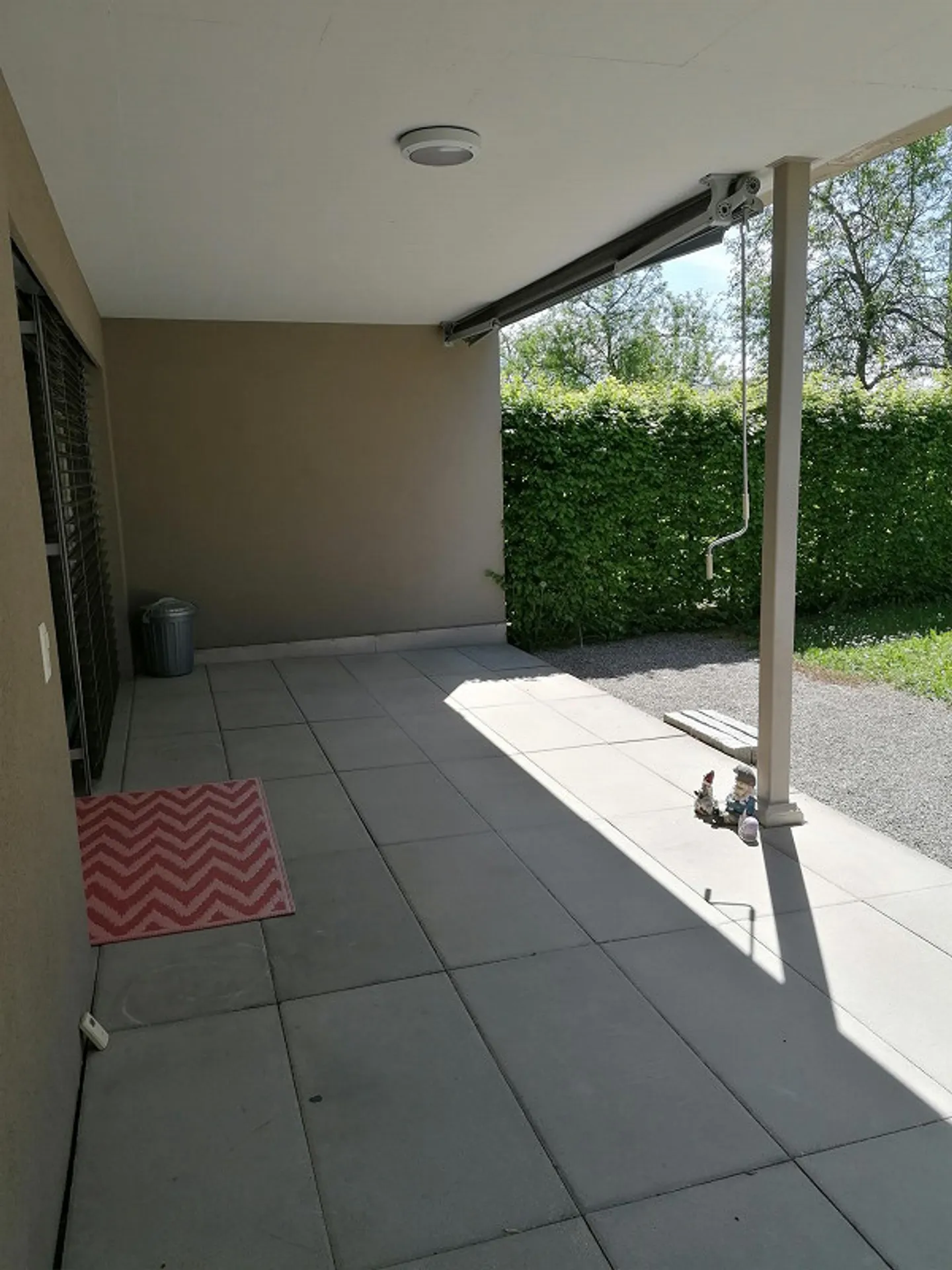 Moderno appartamento di 2,5 stanze con enorme terrazza giardino - Foto 3 di 8