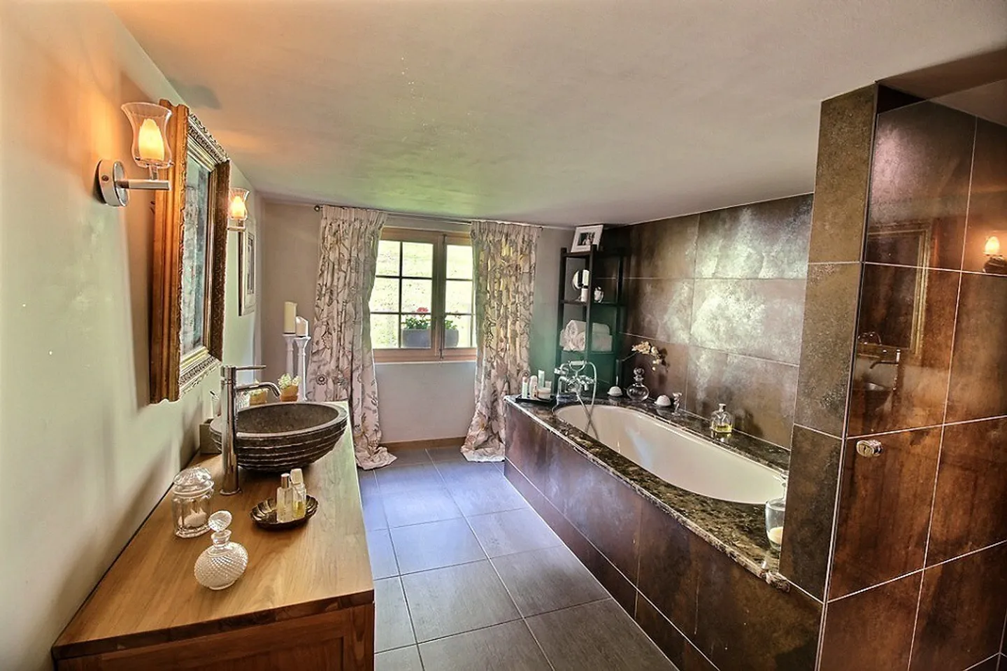 Proprietà eccezionale con vista mozzafiato sulla valle - Foto 9 di 13