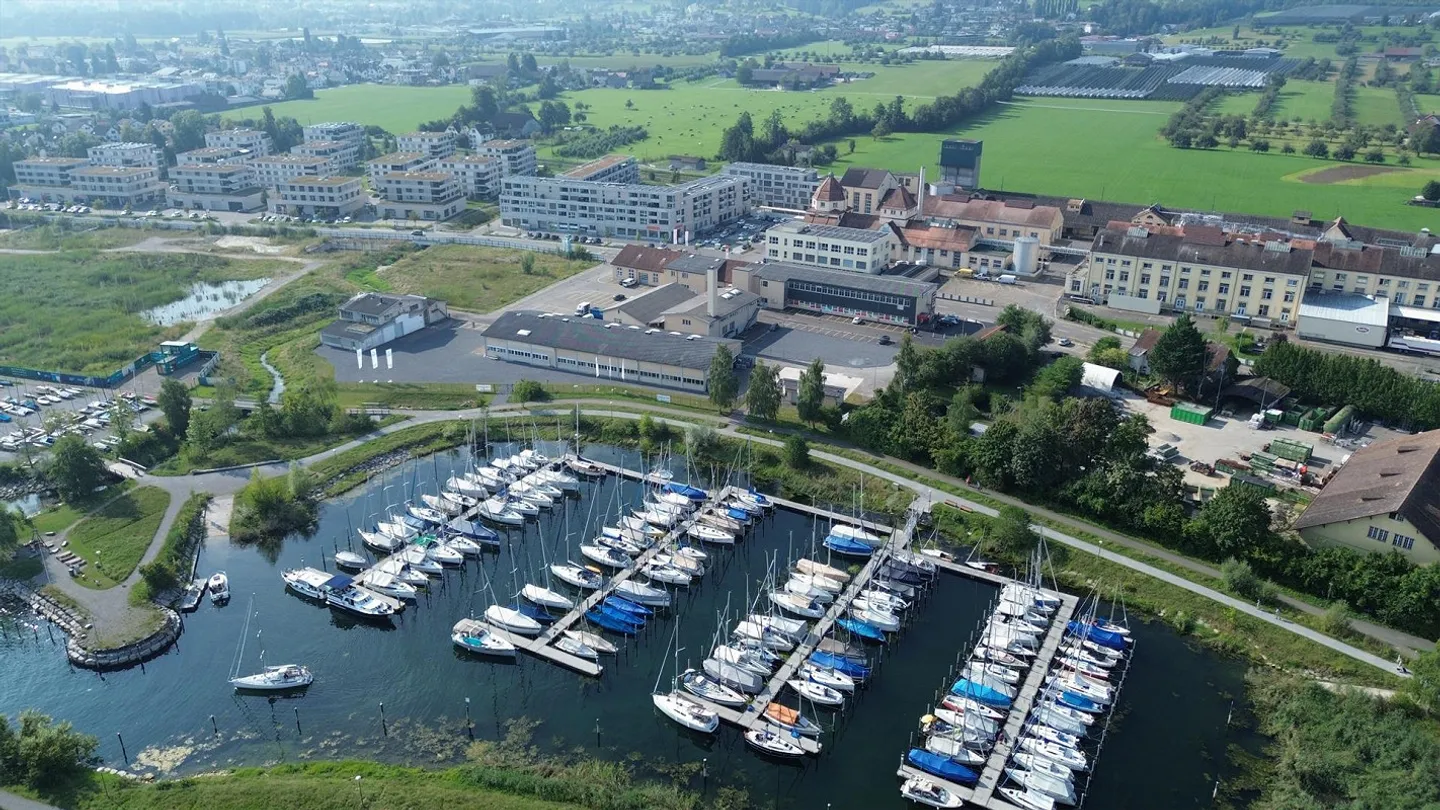 Attraktive Gewerbehalle mit vielen Parkplätzen (Marina Horn). - Foto 11 von 15