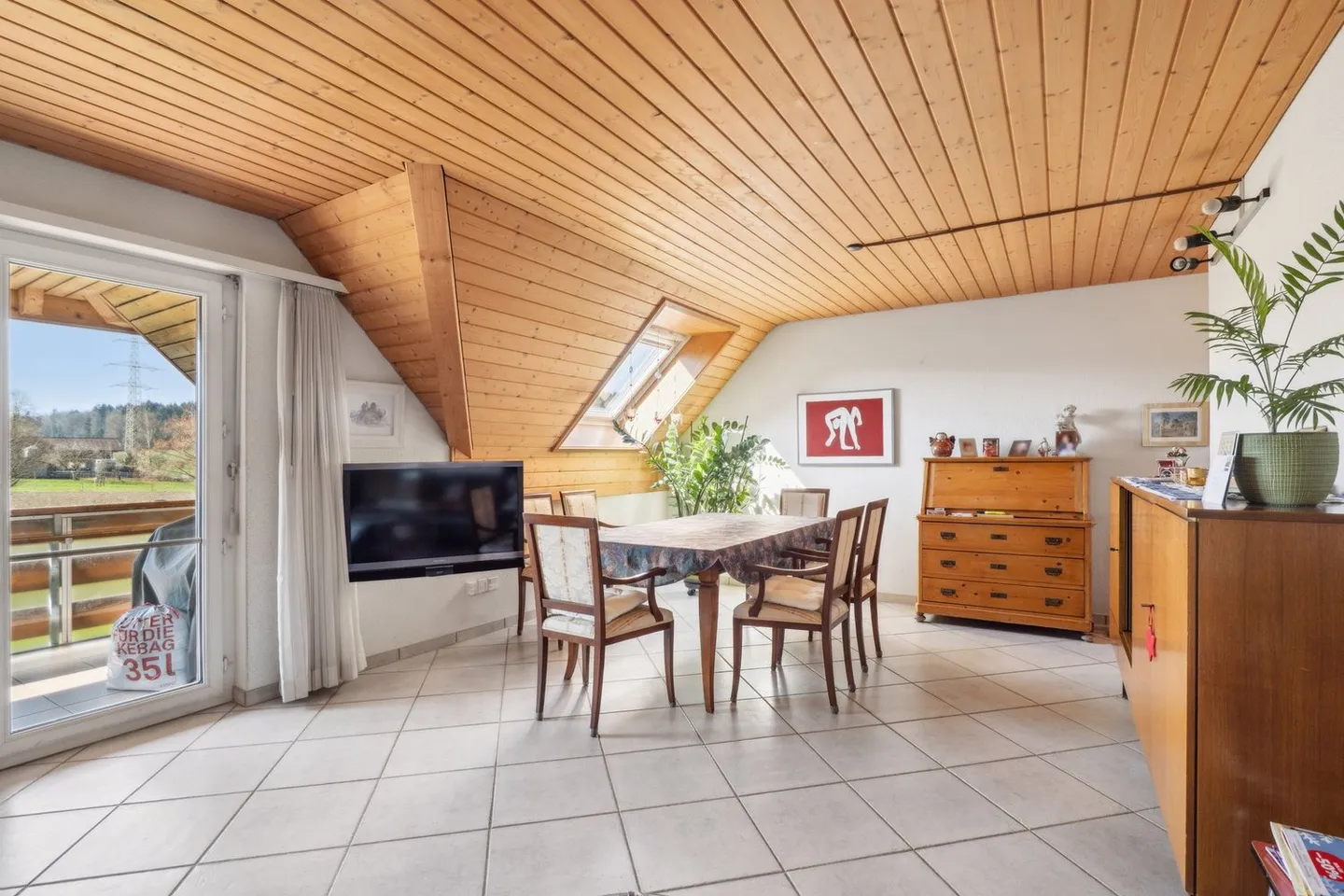 Charming attic apartment with a view of the greenery - Photo 1 of 11