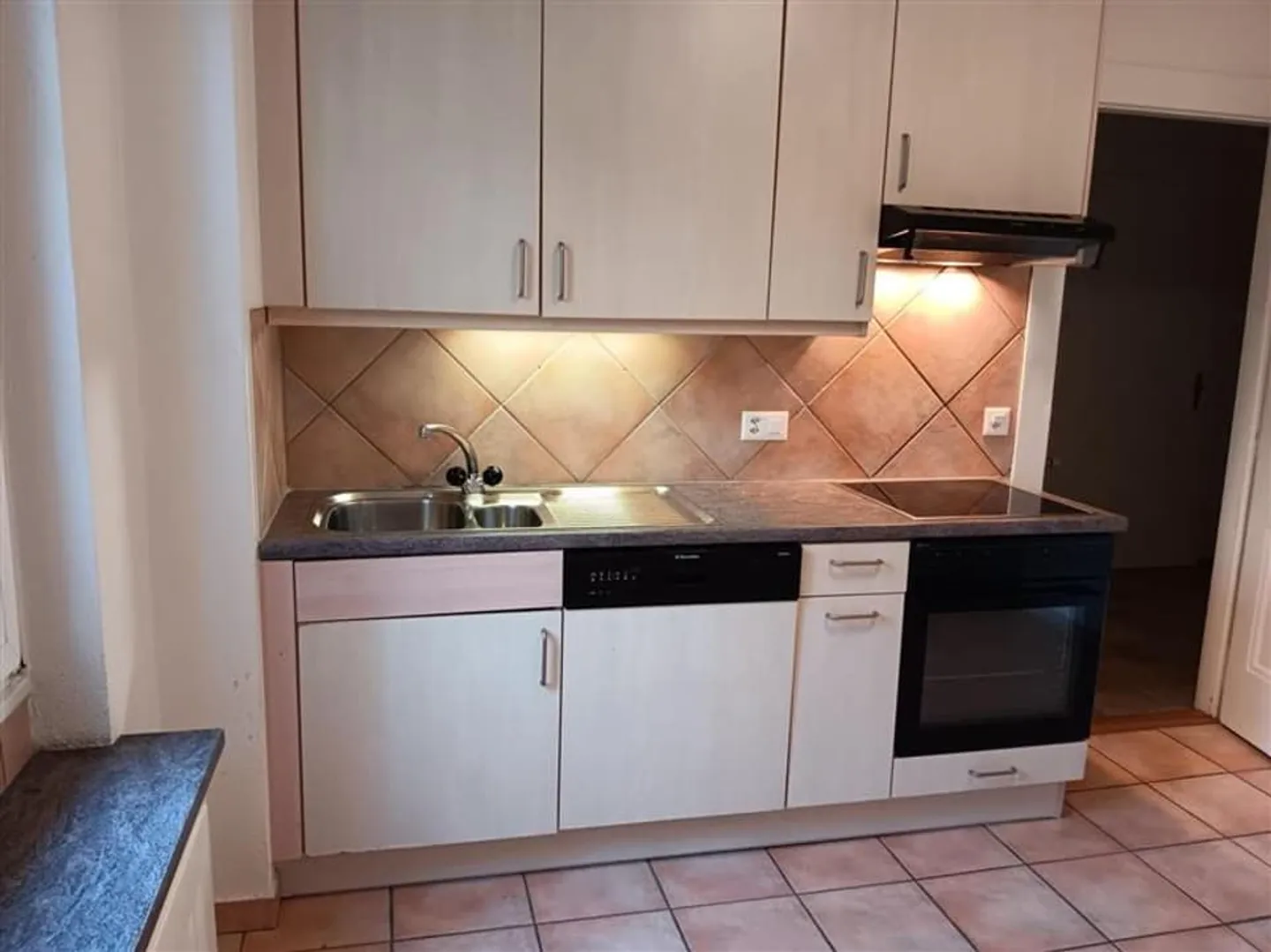 2-Zimmer-Wohnung in der Nähe aller Annehmlichkeiten - Foto 2 von 10